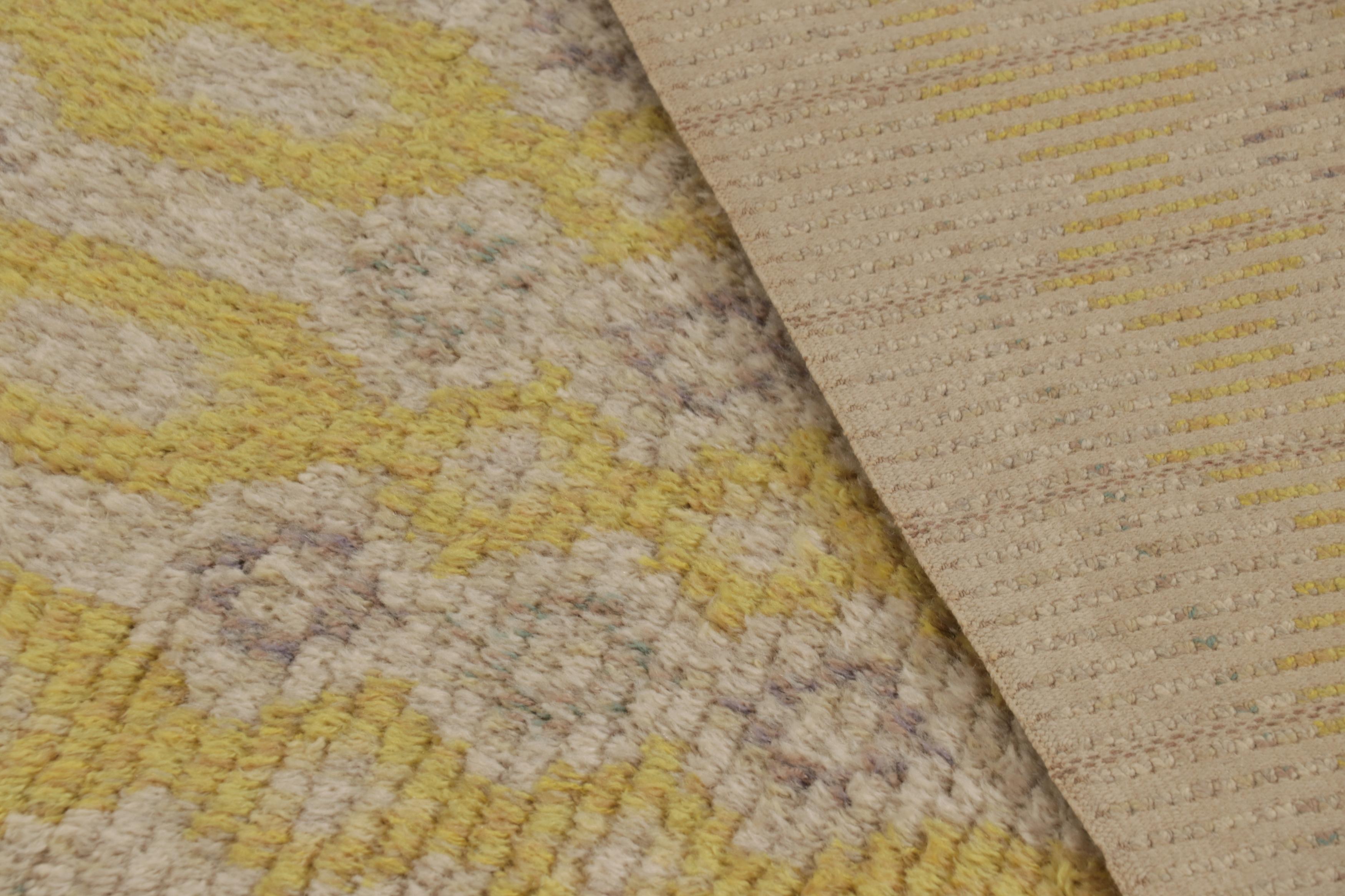 Tappeto vintage svedese Rya, motivi geometrici scandinavi in oro - Rug & Kilim In condizioni buone in vendita a Long Island City, NY