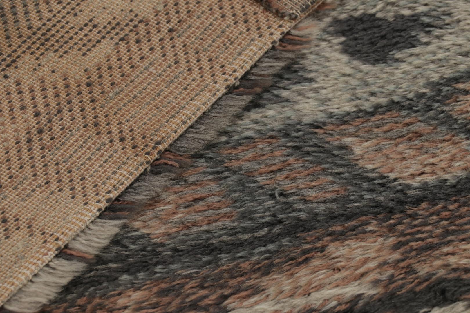 Vintage Swedish Rya Rug, Scandinavian Geometric Patterns in Gray - Rug & Kilim For Sale 1