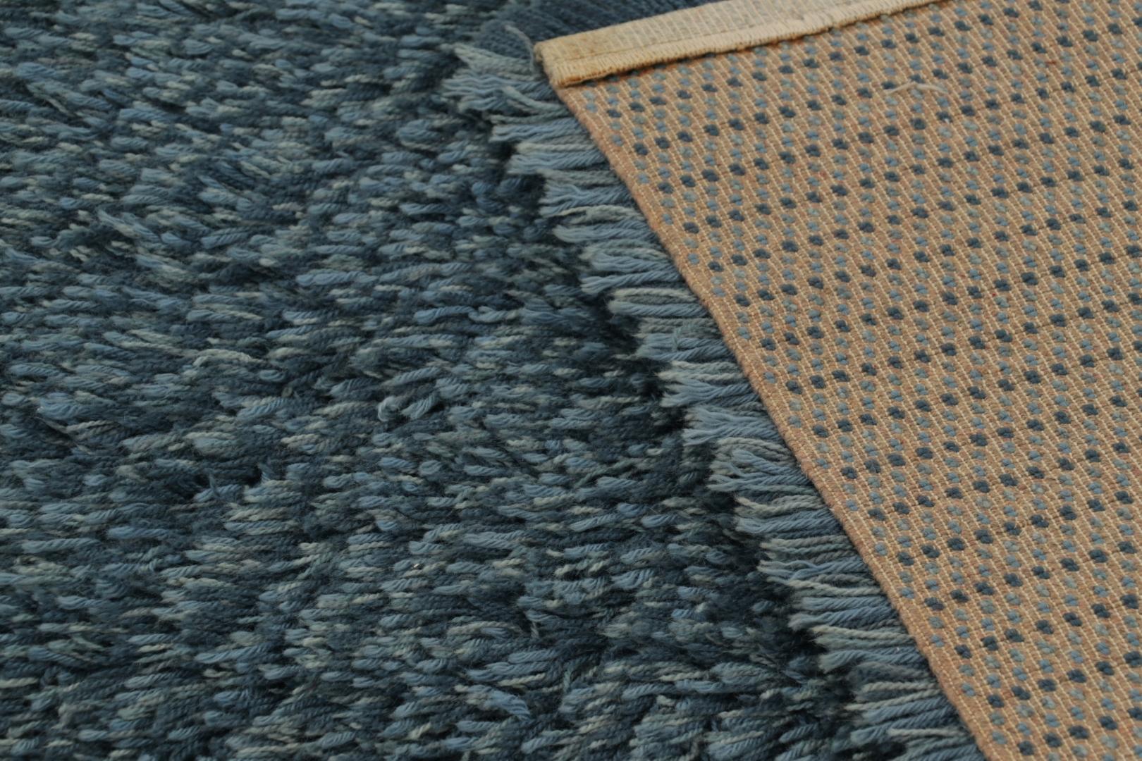 Alfombra sueca vintage Rya, diseño sólido escandinavo en azul turquesa - Rug & Kilim en Bueno estado para la venta en Long Island City, NY