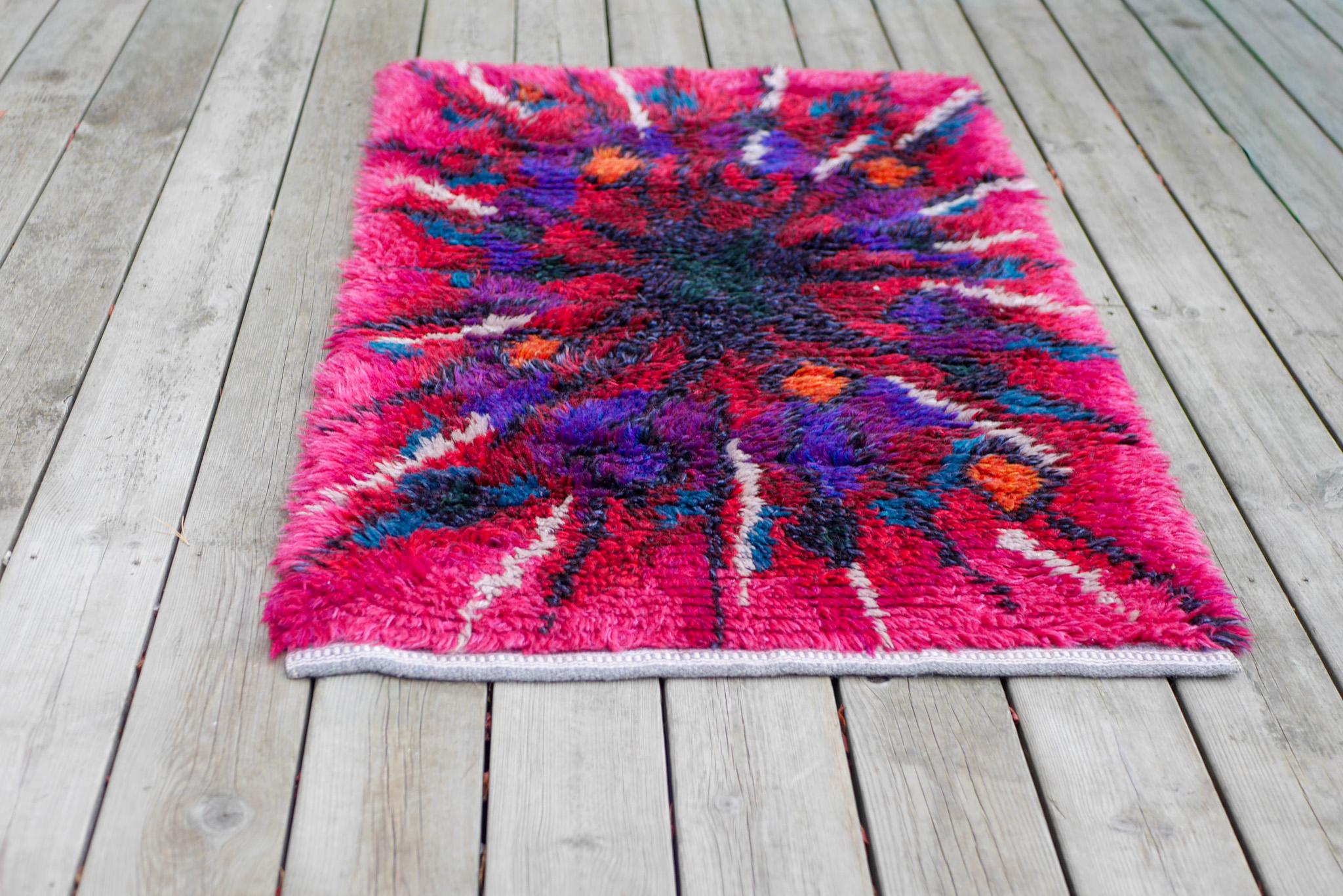 Tappeto vintage svedese Rya Tibet, Krokus Flower di Ingrid Jagarz per Mark Rya 1960 in vendita 3