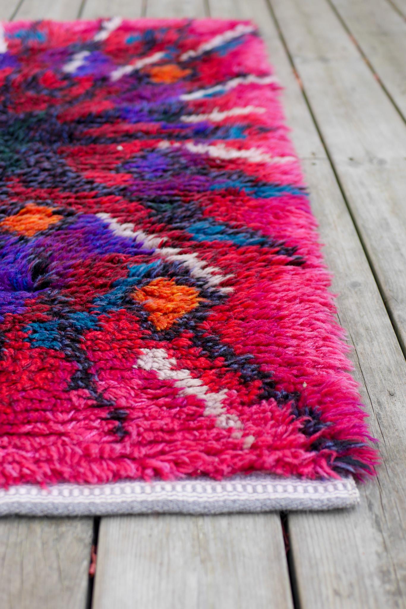 Lana Tappeto vintage svedese Rya Tibet, Krokus Flower di Ingrid Jagarz per Mark Rya 1960 in vendita