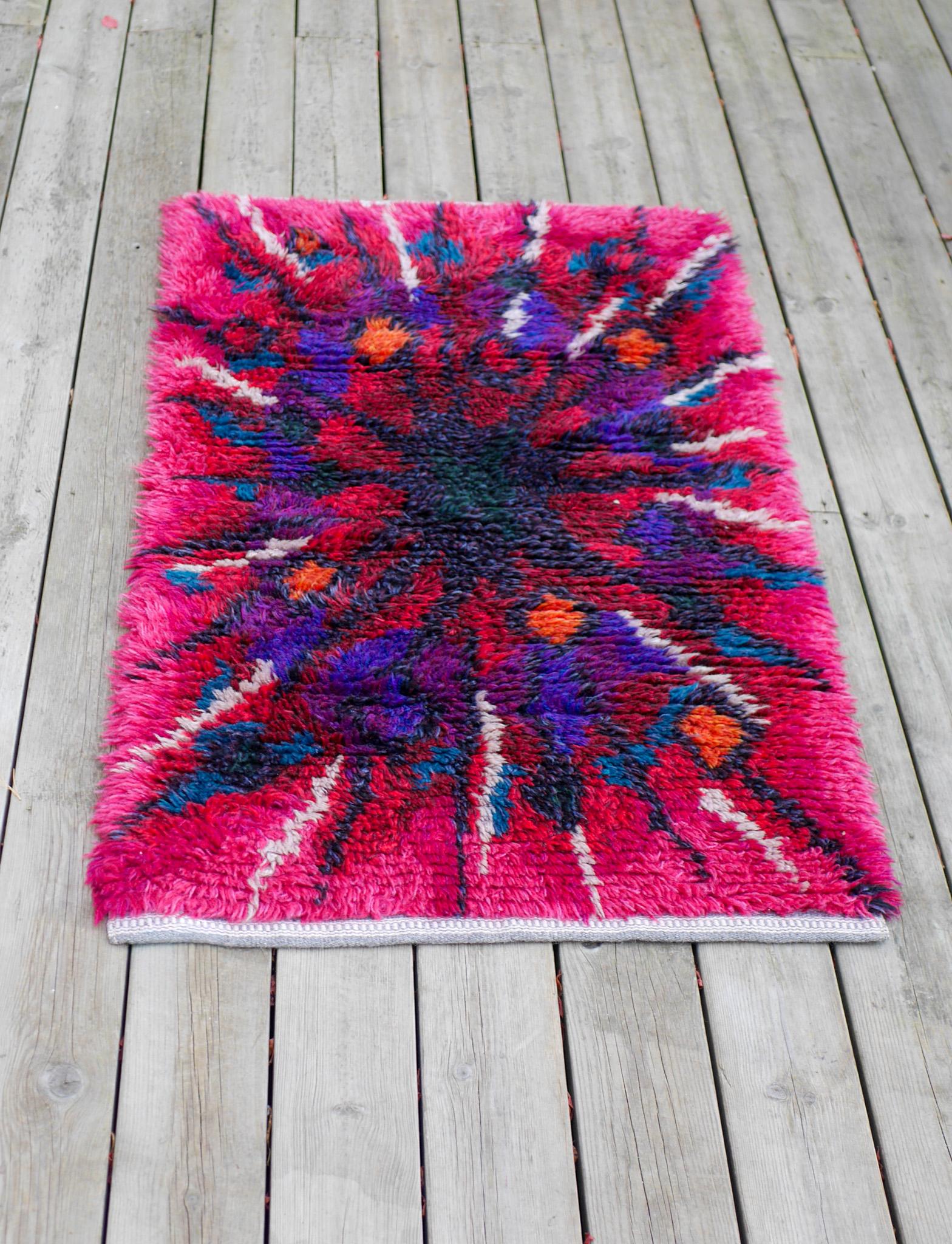Tappeto vintage svedese Rya Tibet, Krokus Flower di Ingrid Jagarz per Mark Rya 1960 in vendita 1