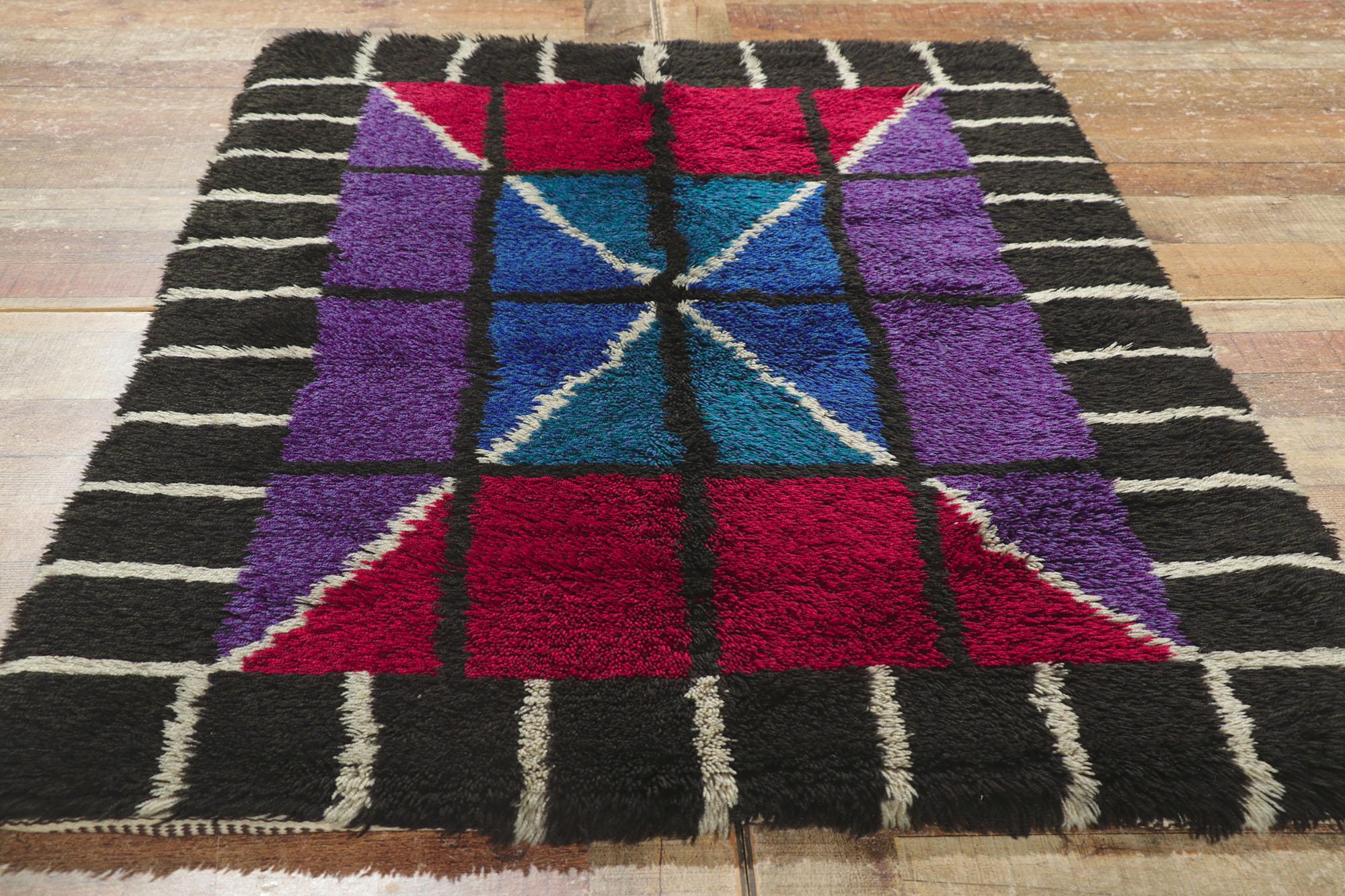 XX secolo 1960 The Modern Scandinavian Modern Swedish Rya Abstract Style Textile Art in vendita