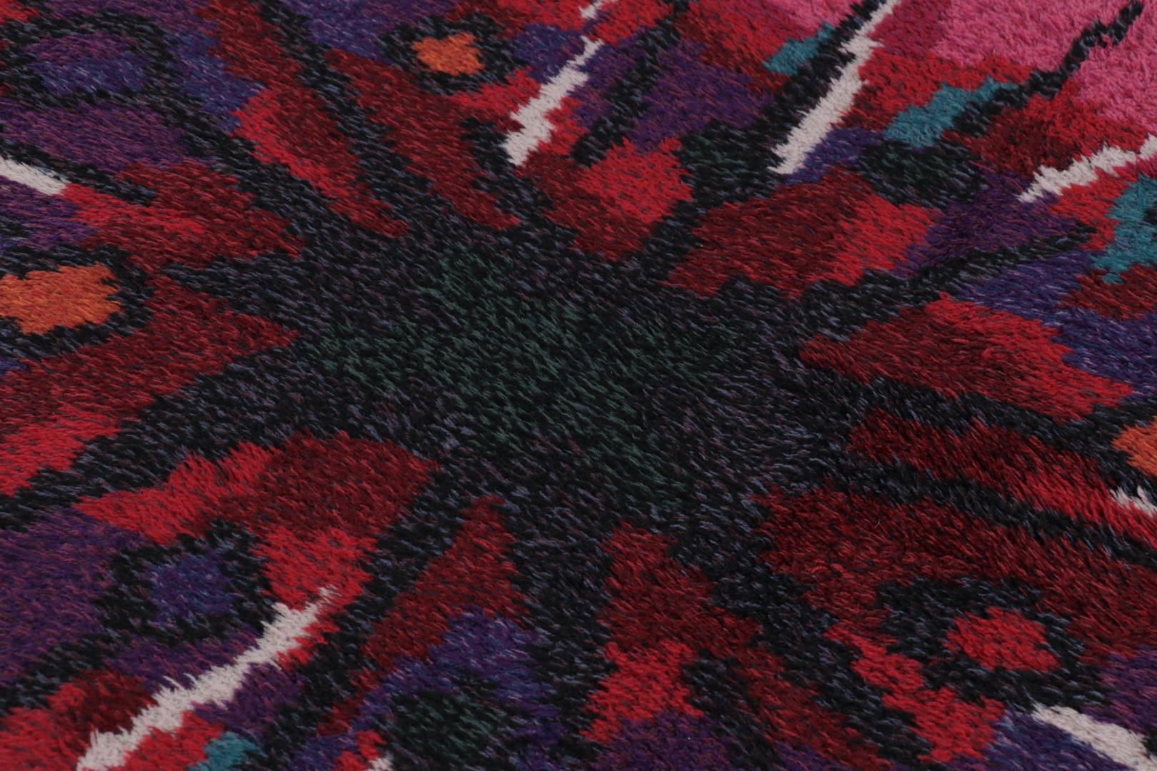 Annodato a mano Vintage Swedish Rya Rug with Bold, Bursting Scandinavian Geometry - Rug & Kilim in vendita