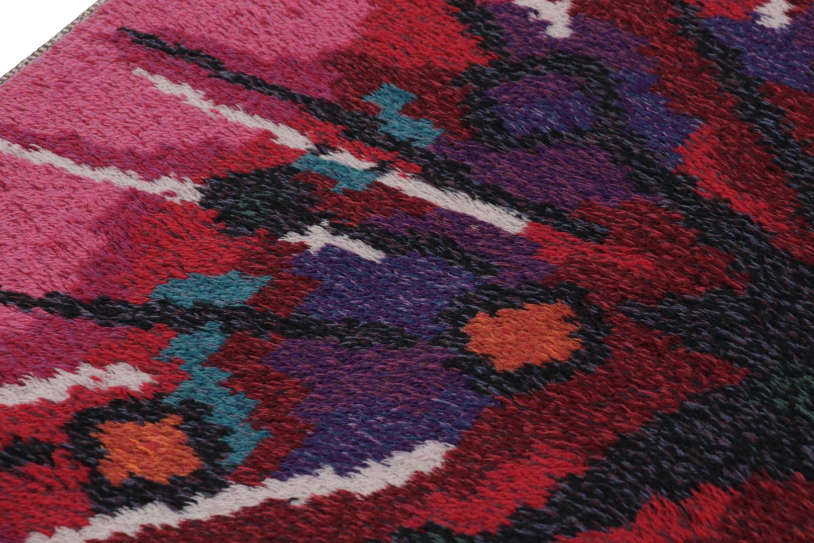 Vintage Swedish Rya Rug with Bold, Bursting Scandinavian Geometry - Rug & Kilim In condizioni buone in vendita a Long Island City, NY