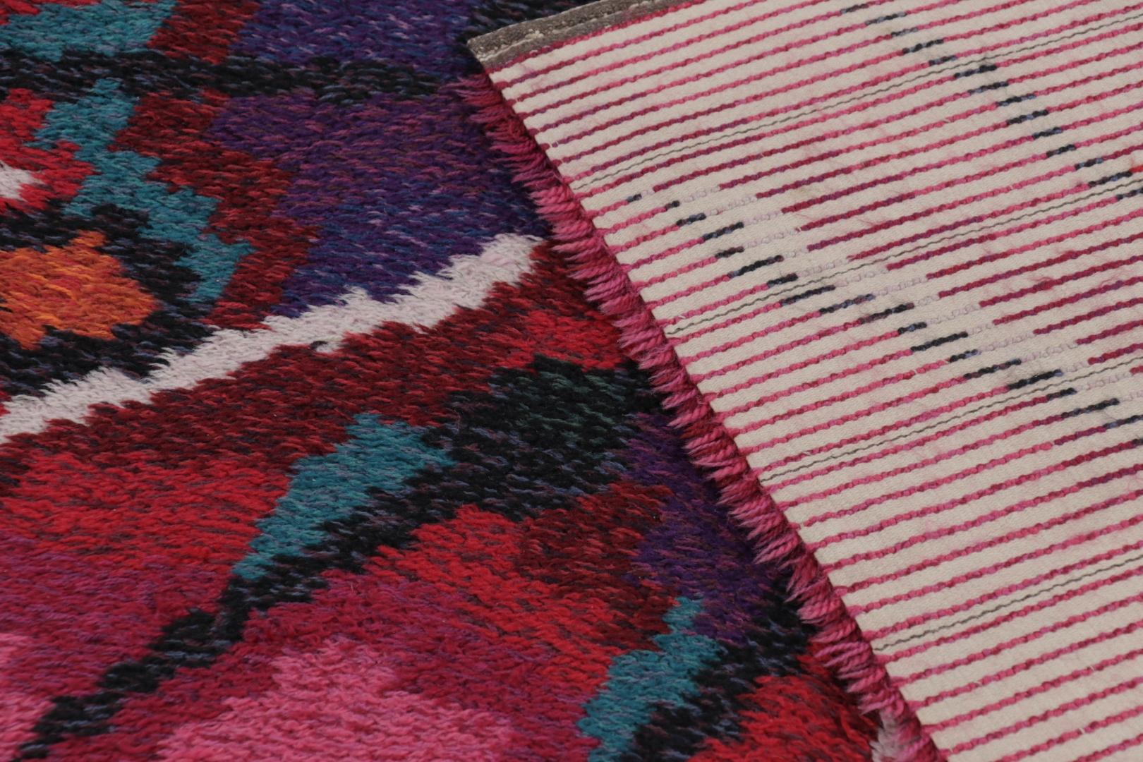 Metà XVII secolo Vintage Swedish Rya Rug with Bold, Bursting Scandinavian Geometry - Rug & Kilim in vendita