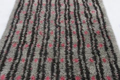 Vintage Swedish Rya Rug with Gray and Pink Geometric Pattern - Rug & Kilim