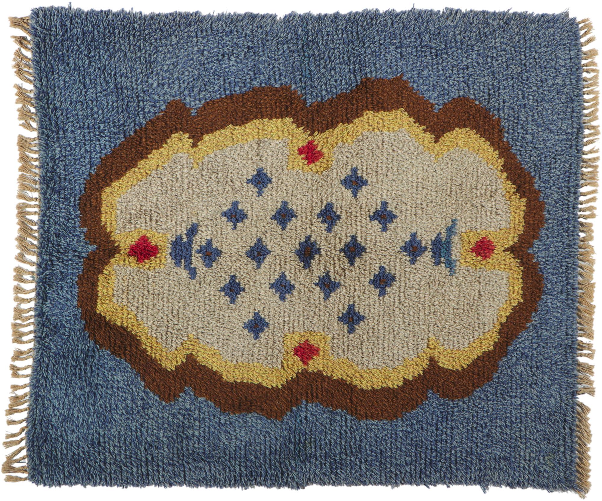 1960's Scandinavian Swedish Rya Carpet with Traditional Folk Art Style In Good Condition For Sale In Dallas, TX