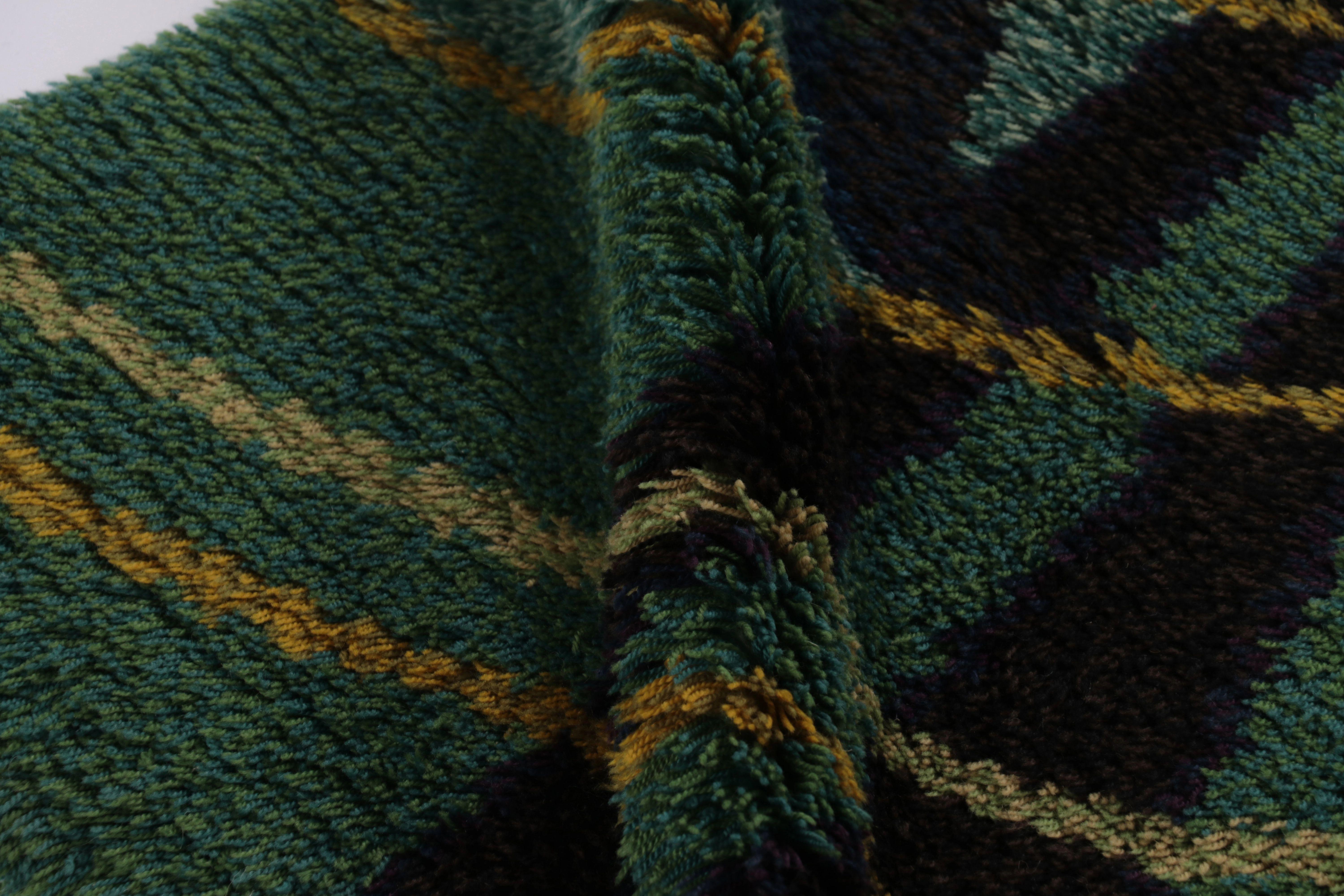 Laine Vintage Swedish Rya Runner, Green with Scandinavian Patterns - Rug & Kilim en vente