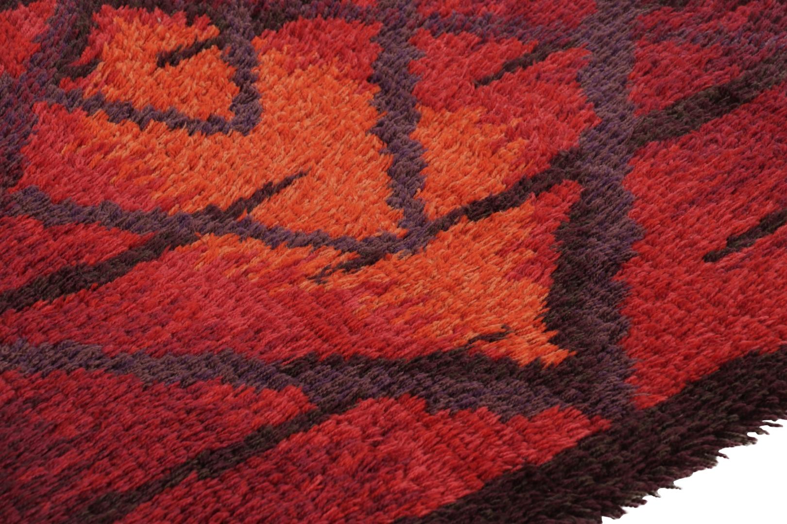 Vintage Swedish Rya Runner Rug, kühne skandinavische Geometrie in Rot - Rug & Kilim (Handgeknüpft) im Angebot