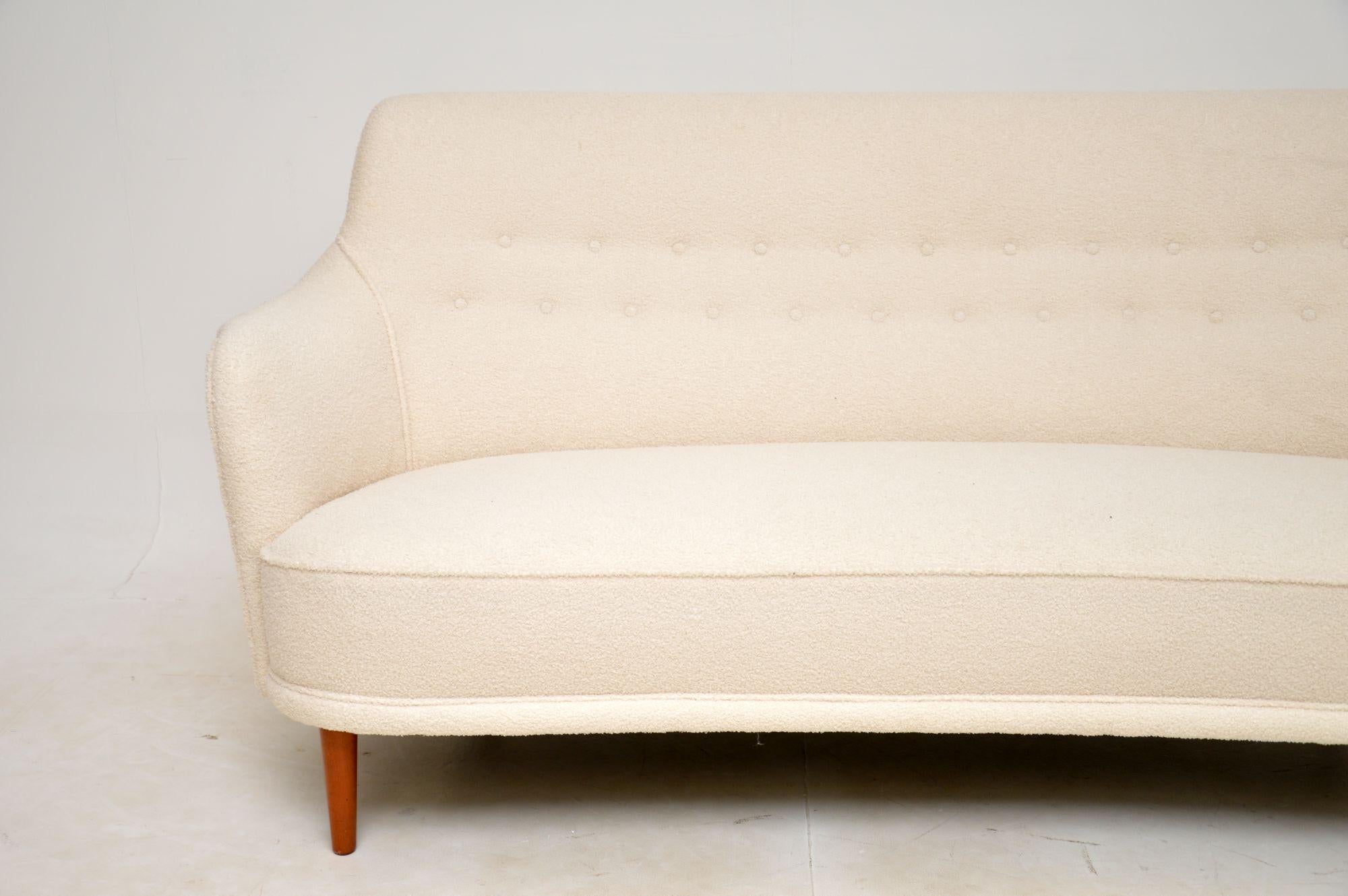 Bouclé Sofa Samsas suédois Carl Malmsten en vente