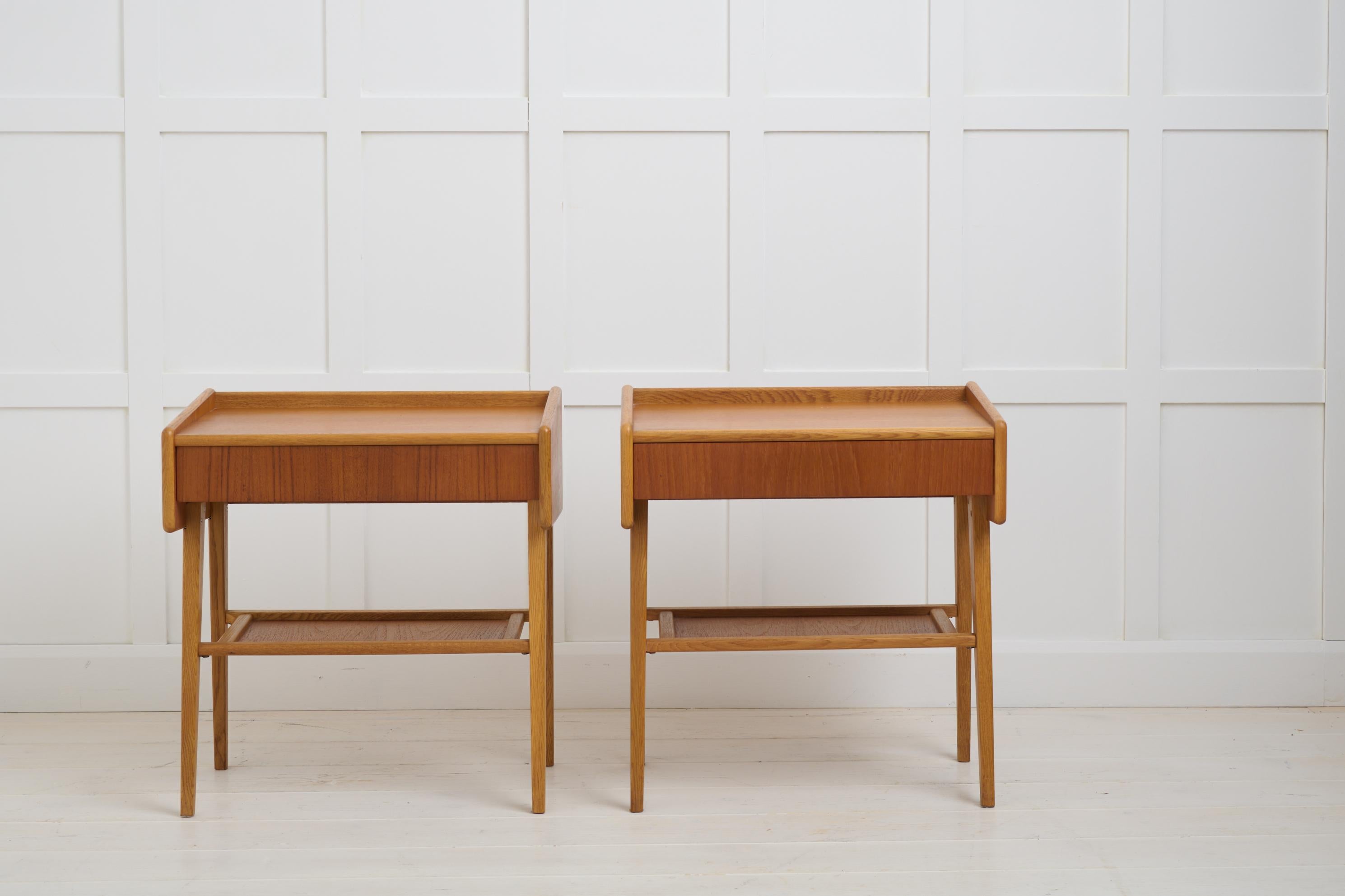 Vintage Swedish Scandinavian Modern Pair of Teak Nightstands with Drawer In Good Condition For Sale In Kramfors, SE