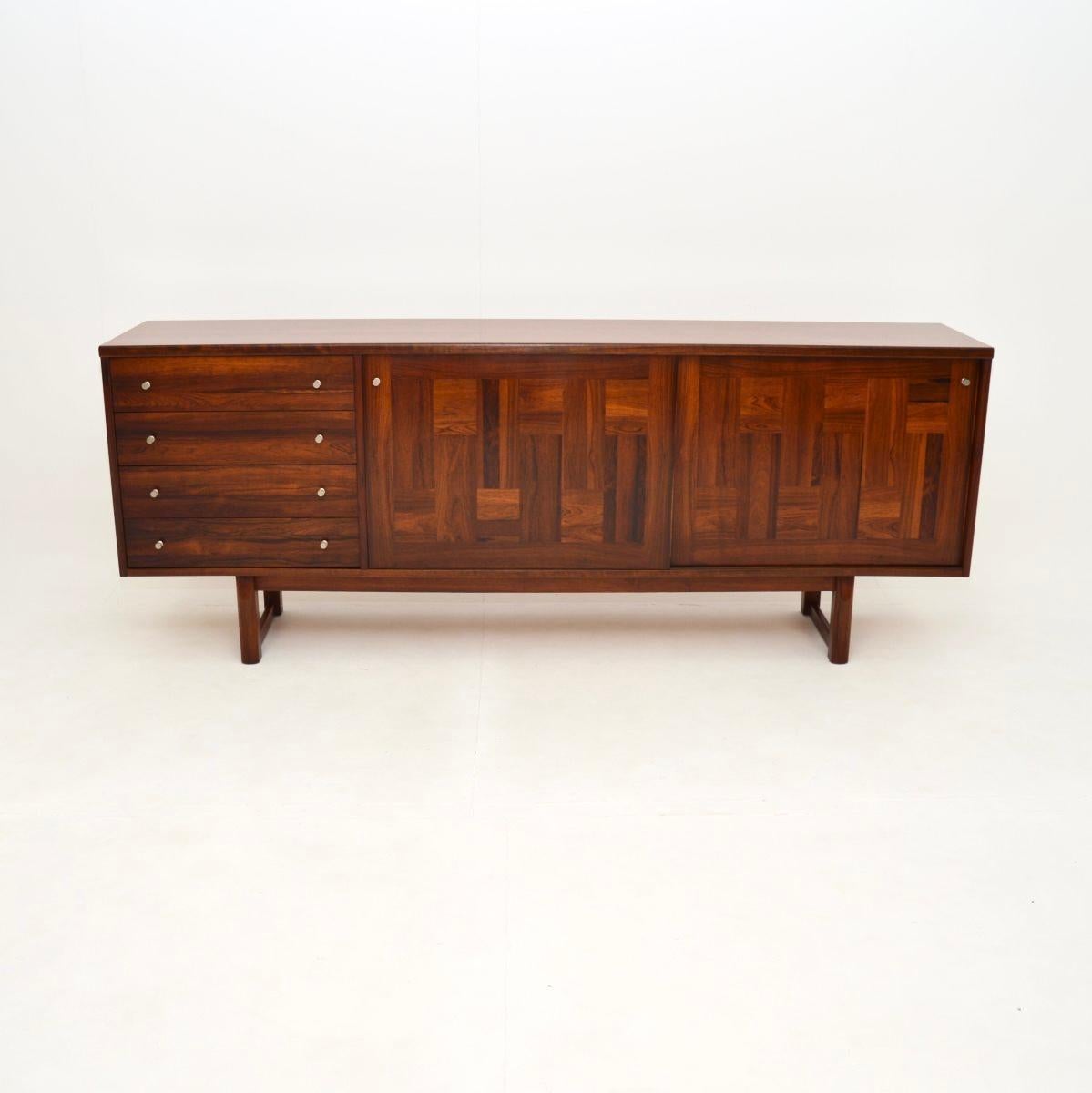Suédois Buffet suédois vintage de Nils Jonsson pour Troeds en vente