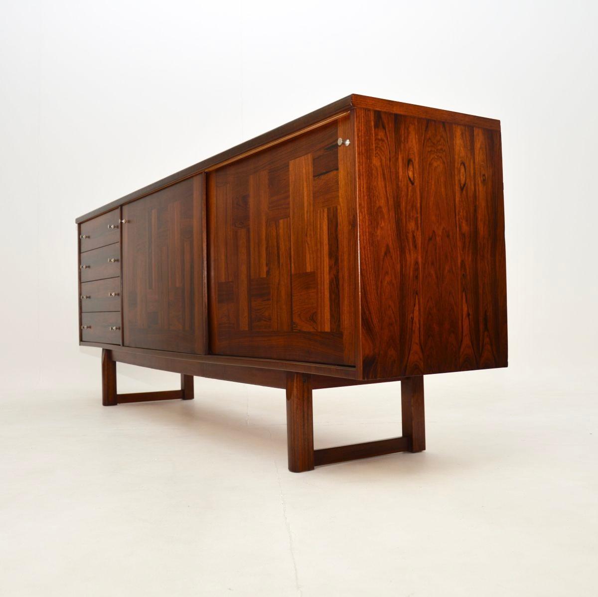 Bois Buffet suédois vintage de Nils Jonsson pour Troeds en vente