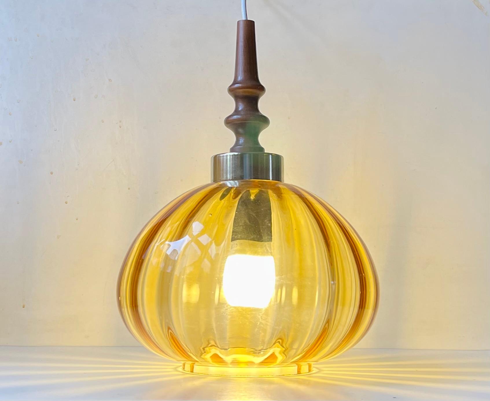 Vintage Swedish Sunburst Pendant Lamp in Blown Optical Honey Glass, 1970s For Sale 1