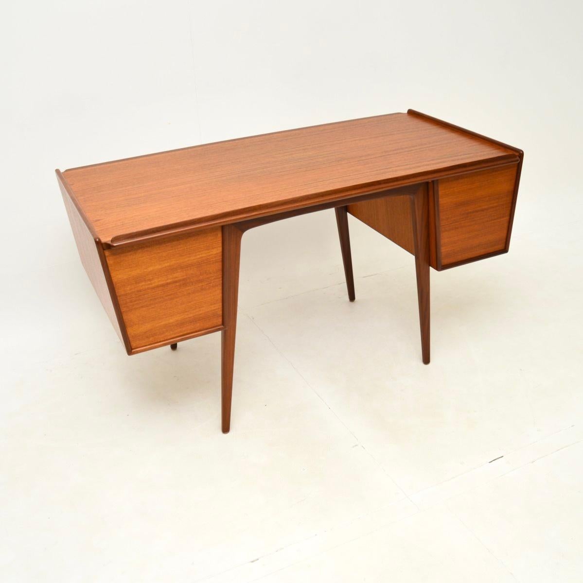 Vintage Swedish Teak Desk by Svante Skogh For Sale 1