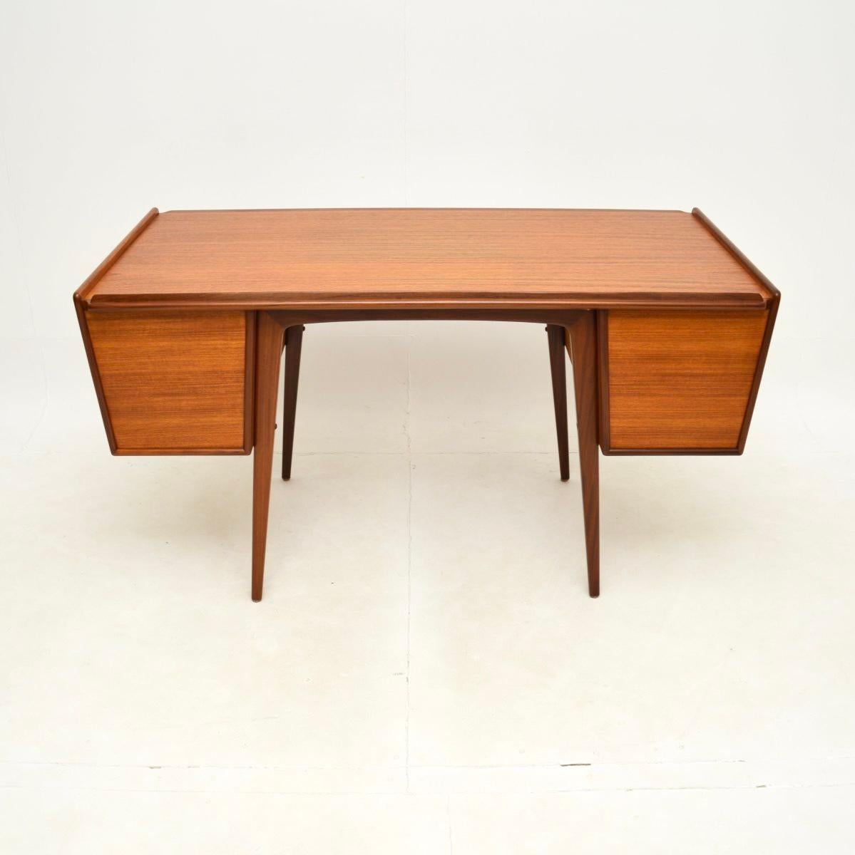 Vintage Swedish Teak Desk by Svante Skogh For Sale 3
