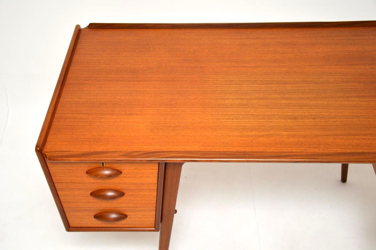 Schwedischer Teakholz-Schreibtisch von Svante Skogh im Angebot 3