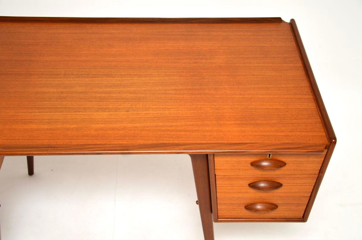 Schwedischer Teakholz-Schreibtisch von Svante Skogh im Angebot 4