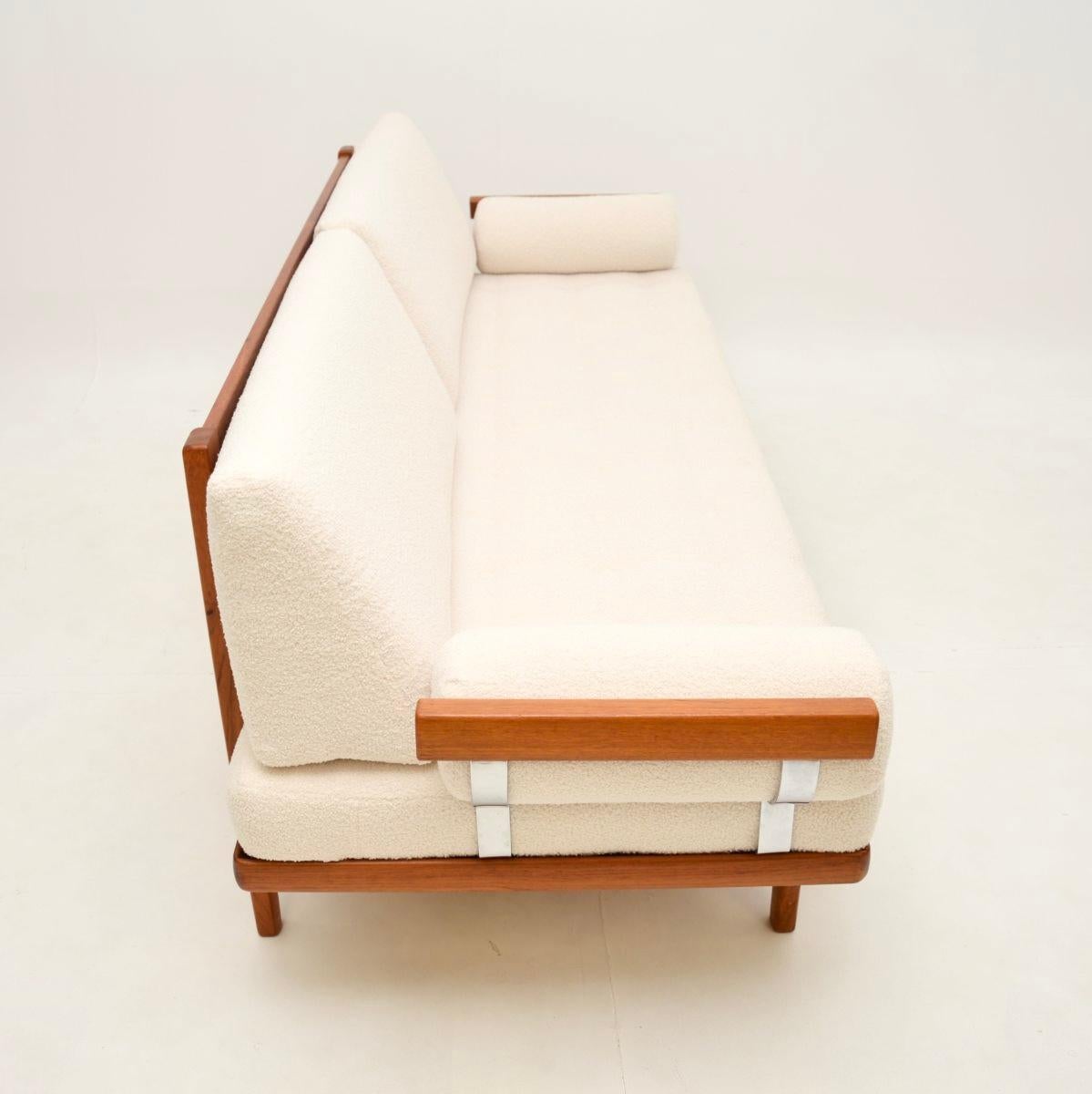 Vintage Swedish Teak Sofa / Day Bed In Good Condition In London, GB