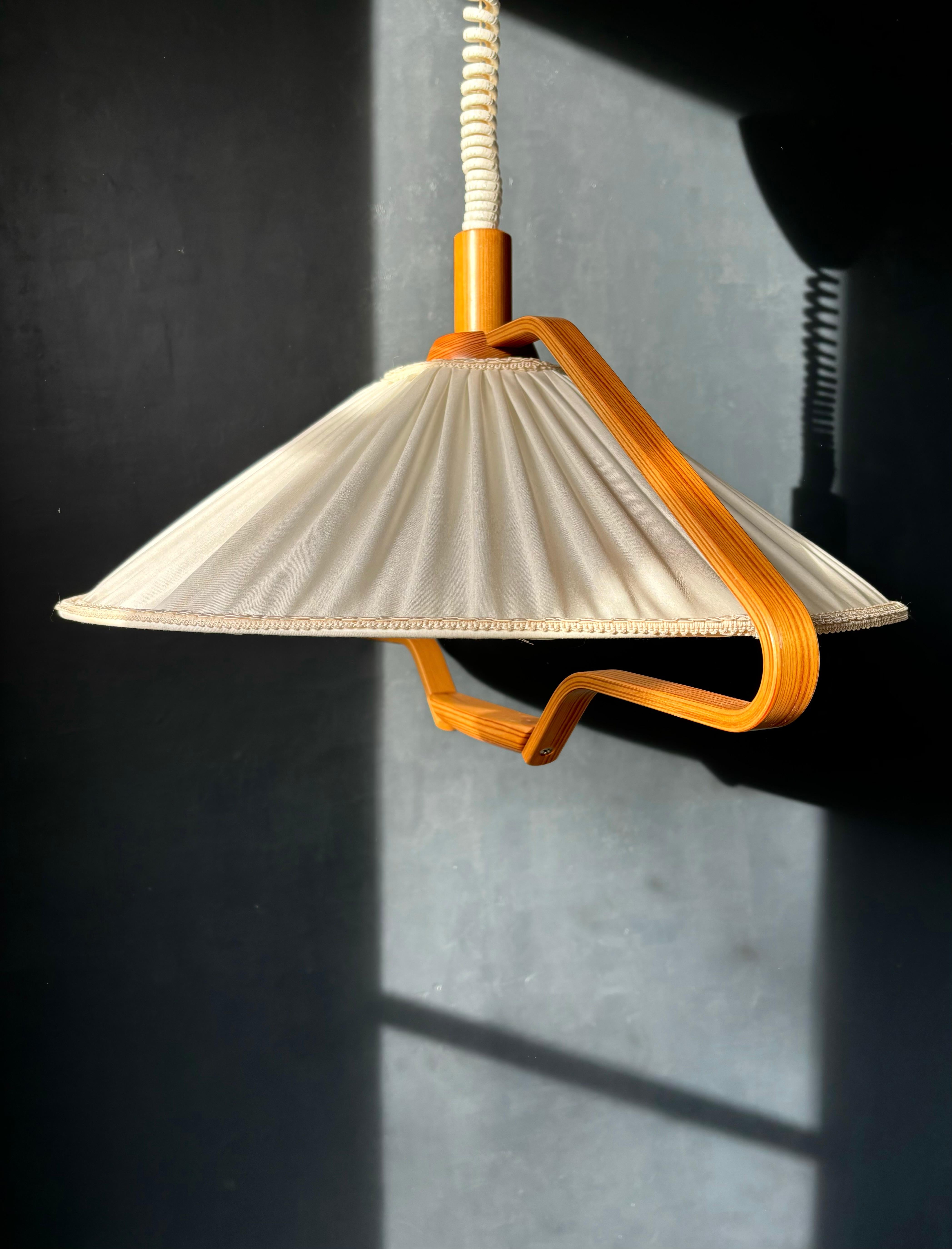 Svedese Swedish Josef Frank Style Textile Pendant, 1970s in vendita