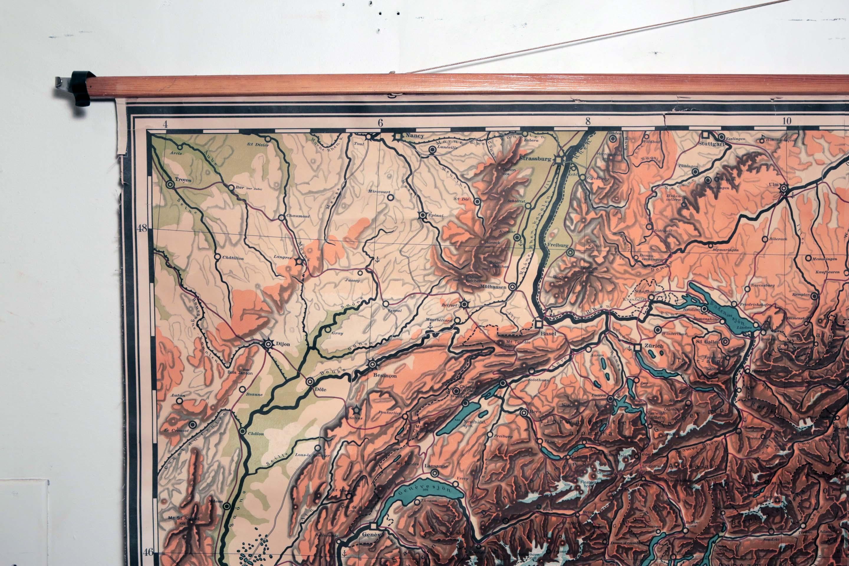 Vintage Swedish Topographic School Map of European Alps, Made in Sweden 1922 In Fair Condition For Sale In Los Angeles, CA