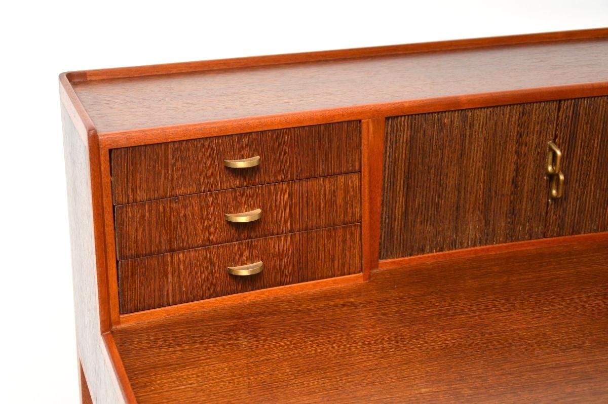 Vintage Schwedisch Nussbaum und Satin Holz Schreibtisch im Angebot 4