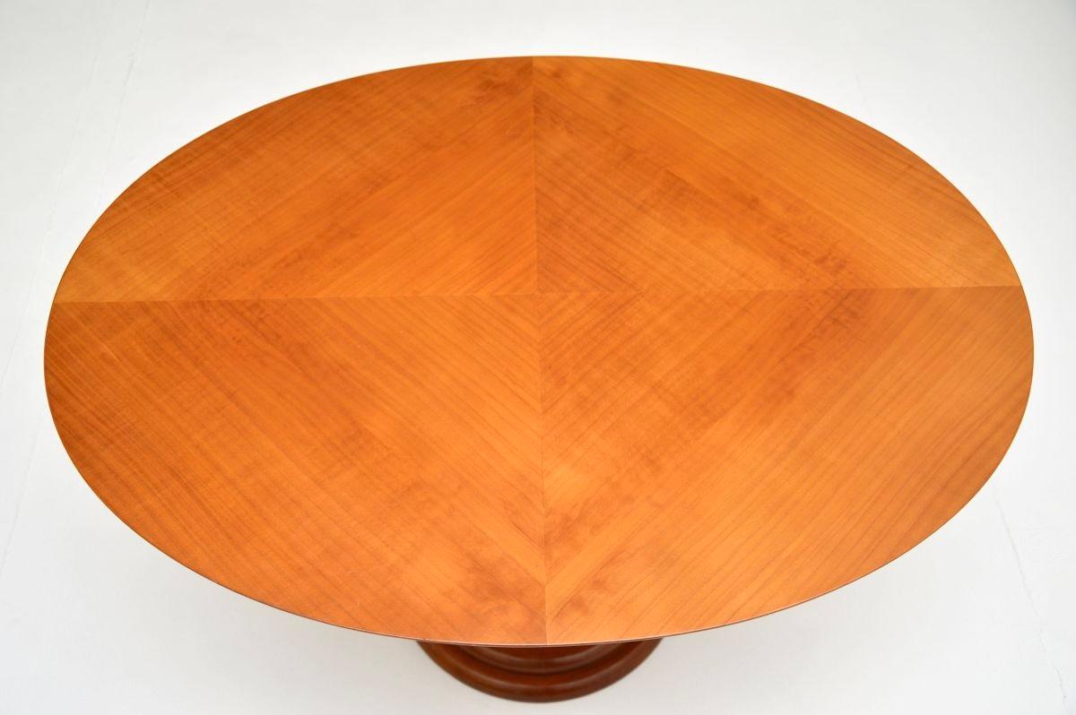 Mid-Century Modern Table basse vintage suédoise en noyer en vente