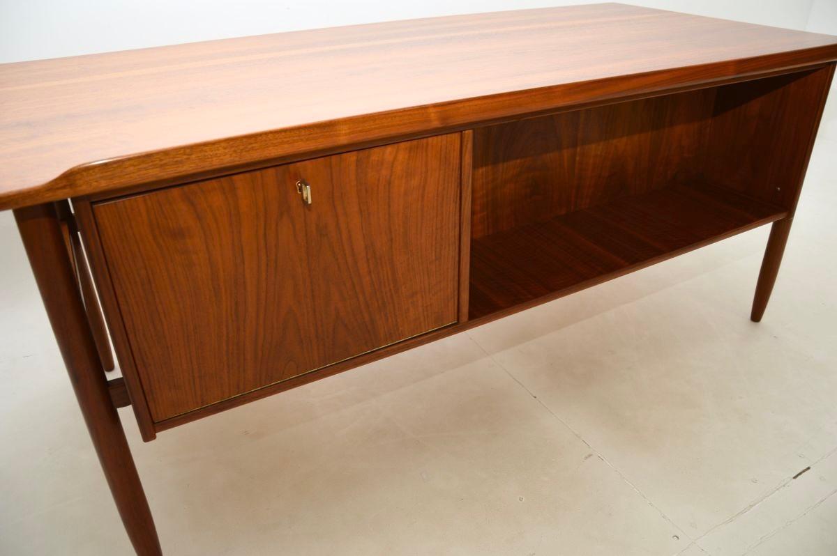 Vintage Swedish Walnut Desk by Goran Strand for Lelangs Mobelfabrik For Sale 5