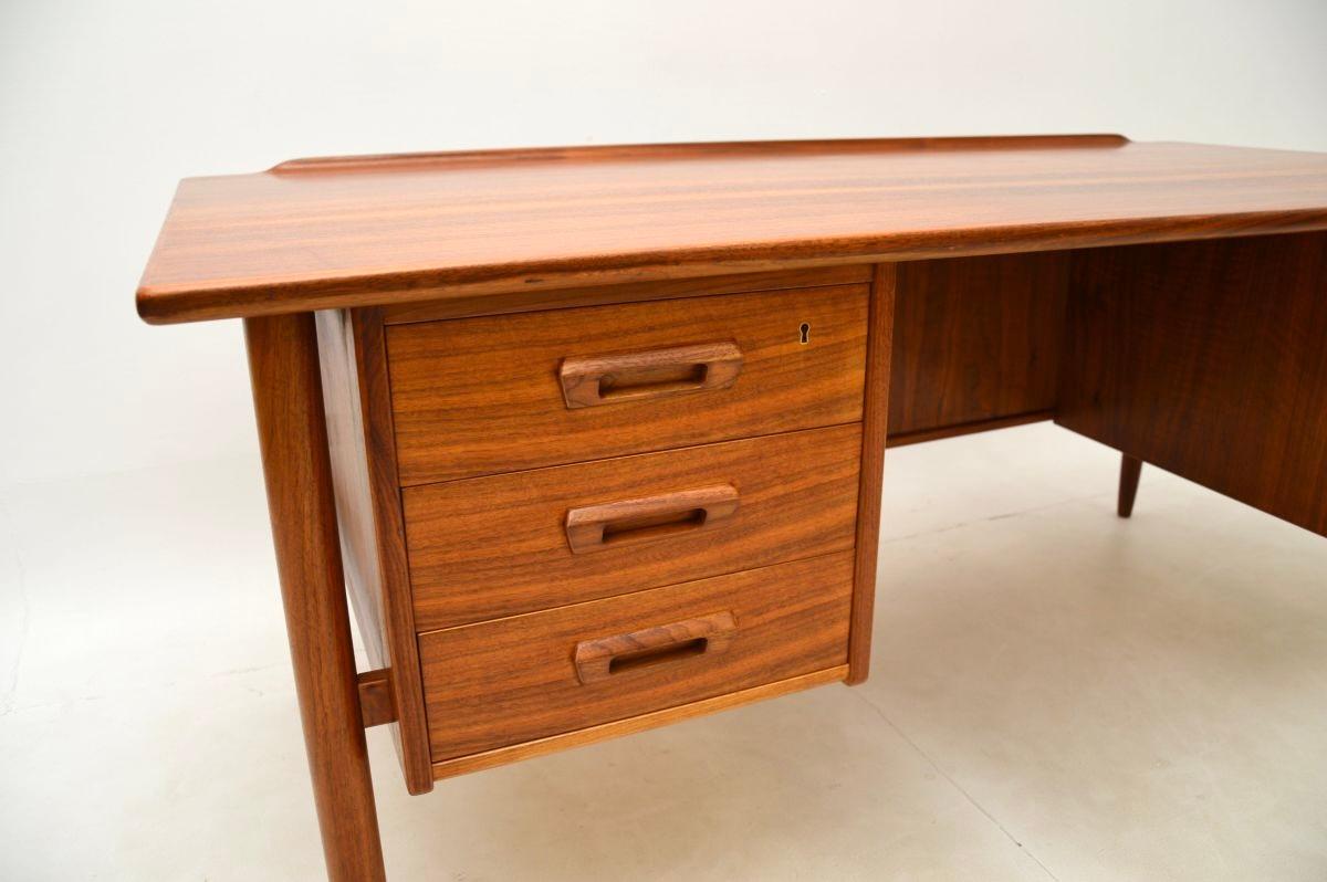 Vintage Swedish Walnut Desk by Goran Strand for Lelangs Mobelfabrik For Sale 3