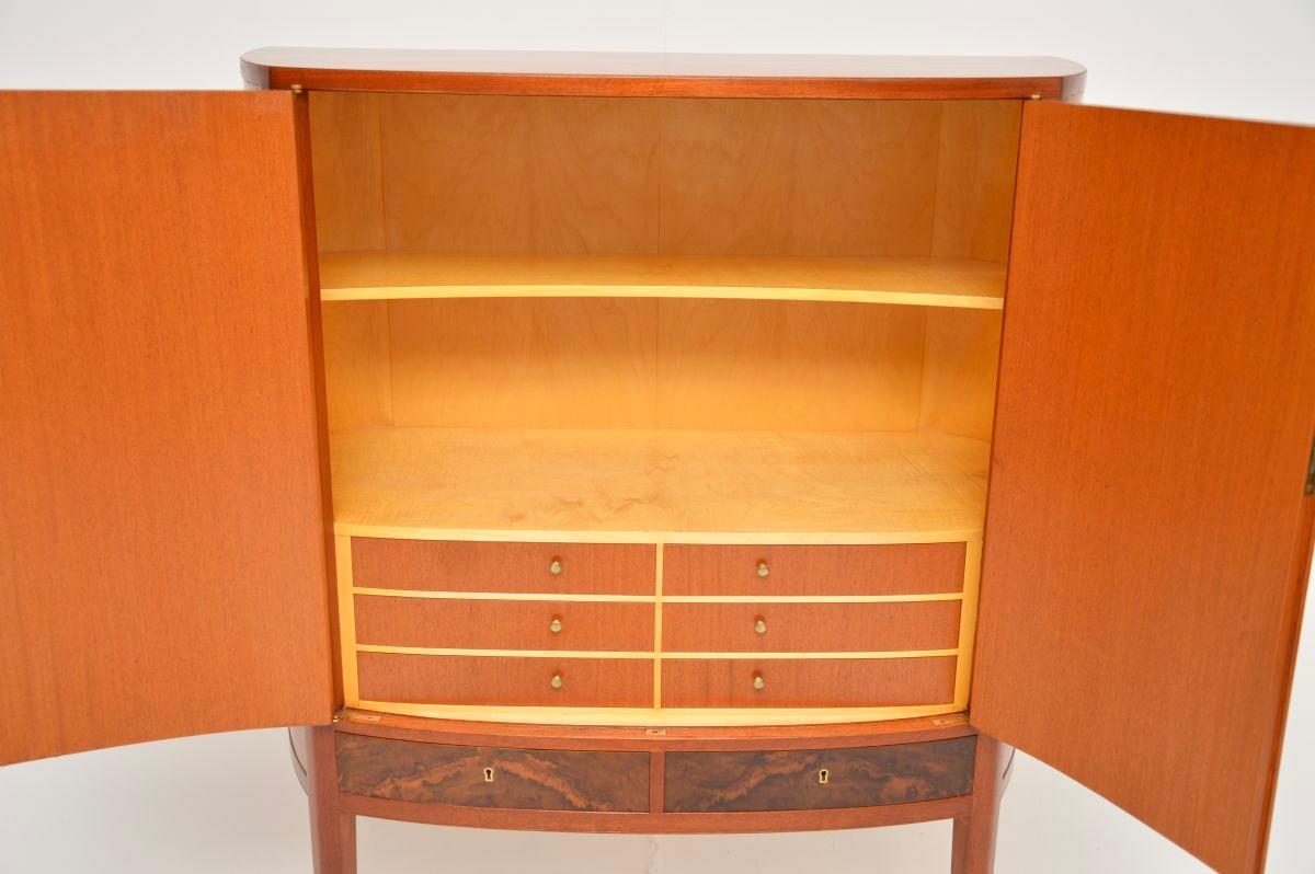 Armadietto per bevande svedese d'epoca in noce di Johan Byström In condizioni buone in vendita a London, GB