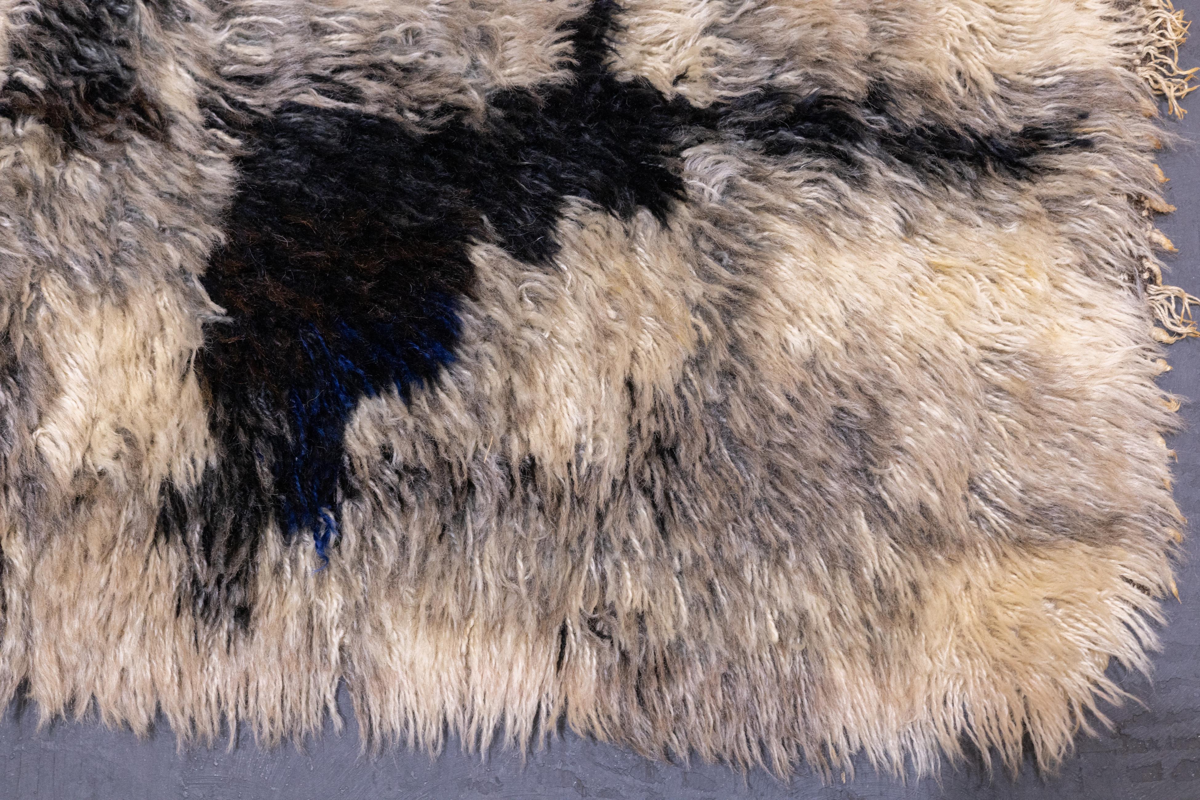 20th Century Vintage Swedish Wool Pile Rug 2'6'' x 4'4'' For Sale