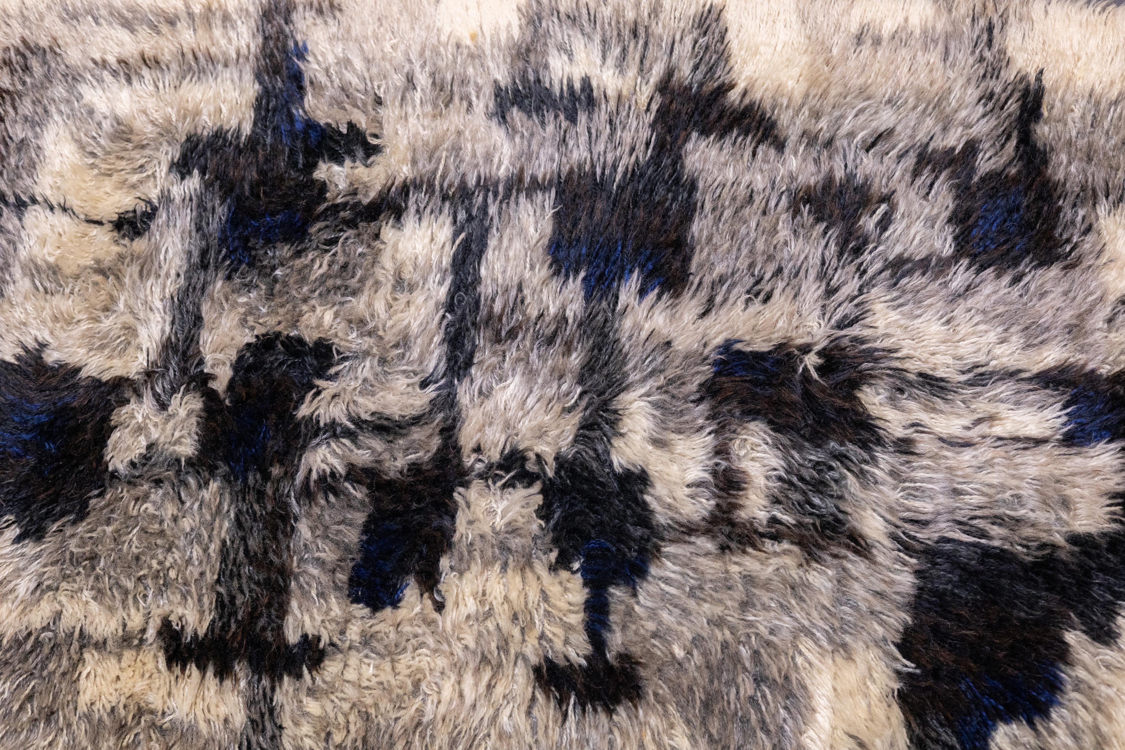 Vintage Swedish Wool Pile Rug 2'6'' x 4'4'' For Sale 2