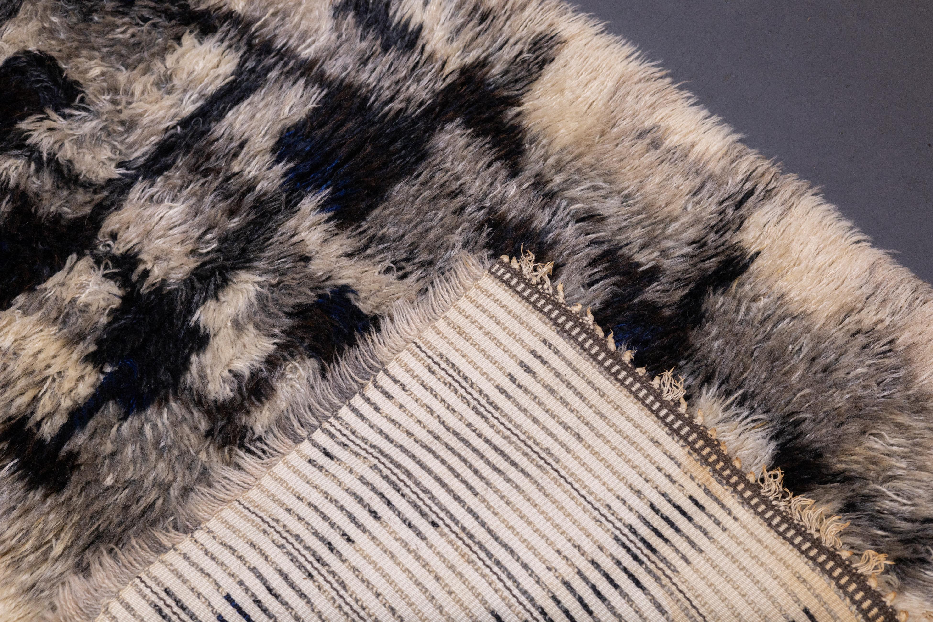 Vintage Swedish Wool Pile Rug 2'6'' x 4'4'' For Sale 3