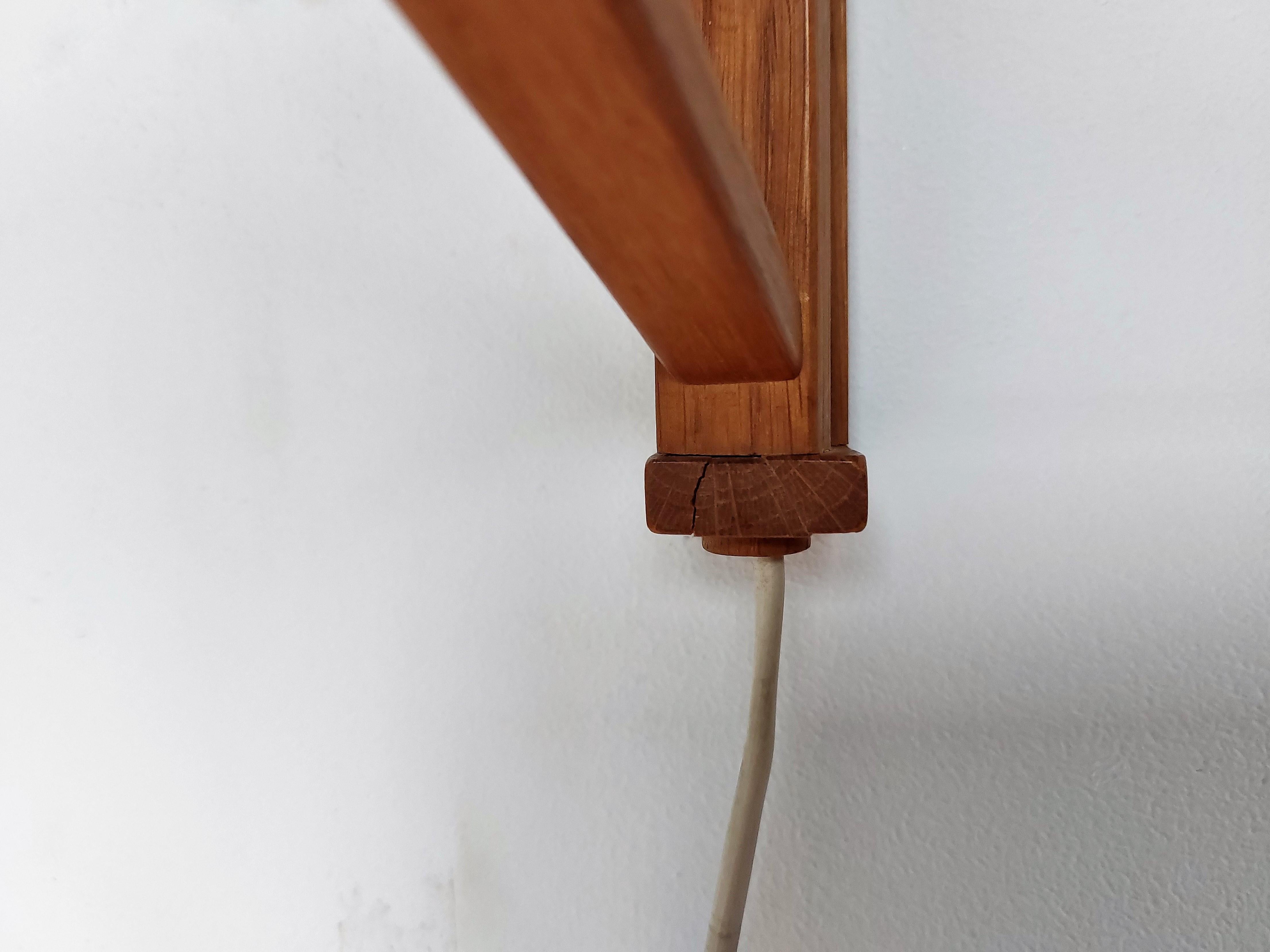 Mid-20th Century Vintage Swing Arm Wall Lamp in Wood and Metal, 1950's