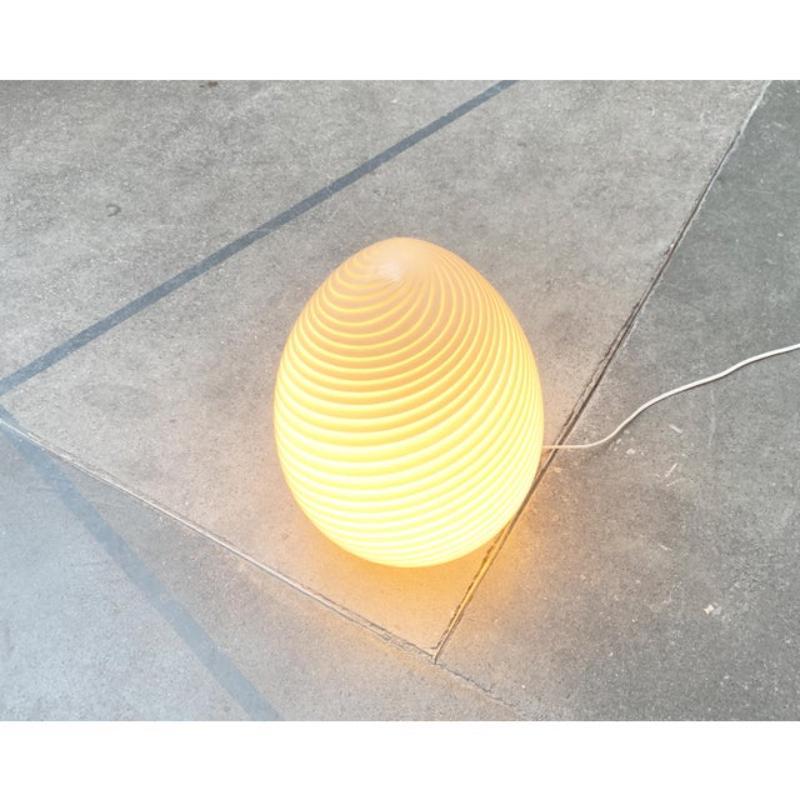 Lampada da terra a uovo in vetro di Murano a vortice vintage di Vetri Murano in vendita 1