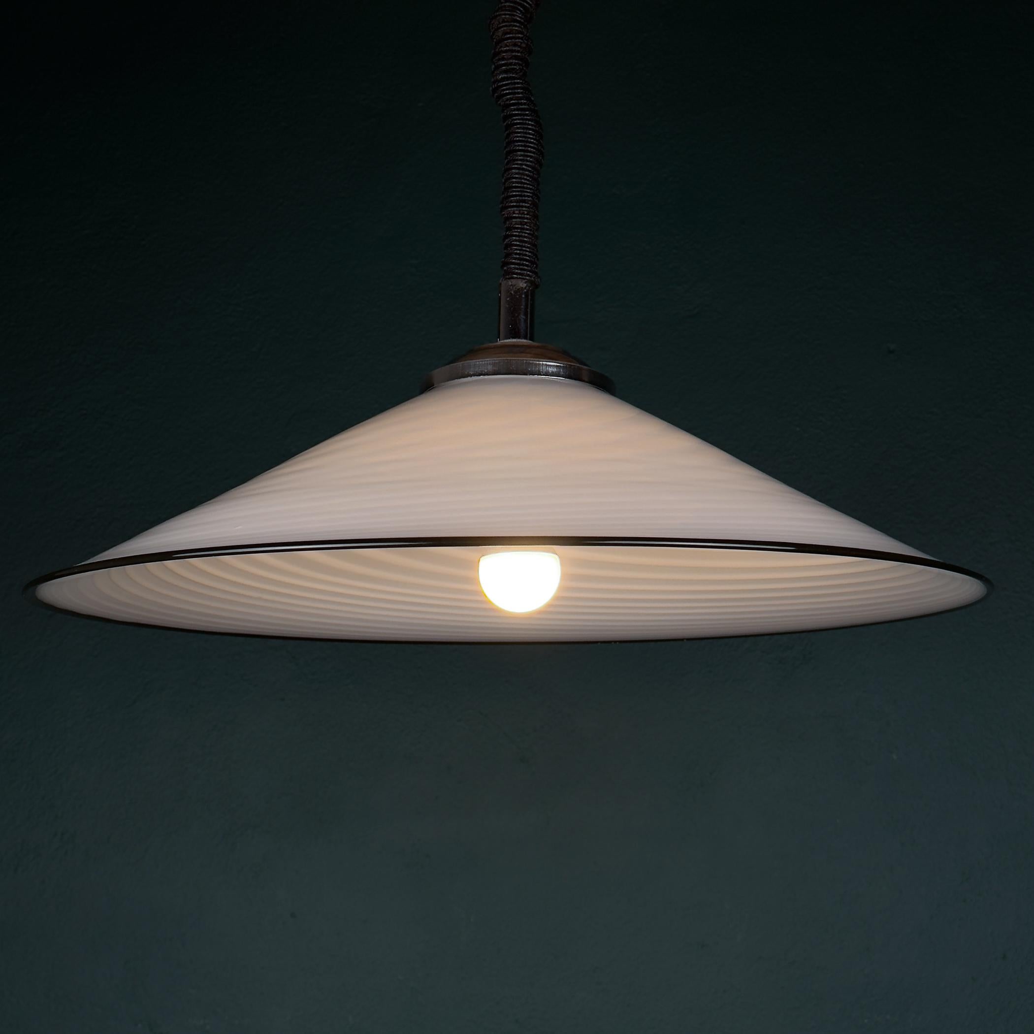 Lámpara colgante Vintage Swirl de cristal de Murano, Italia Años 70 en venta 2