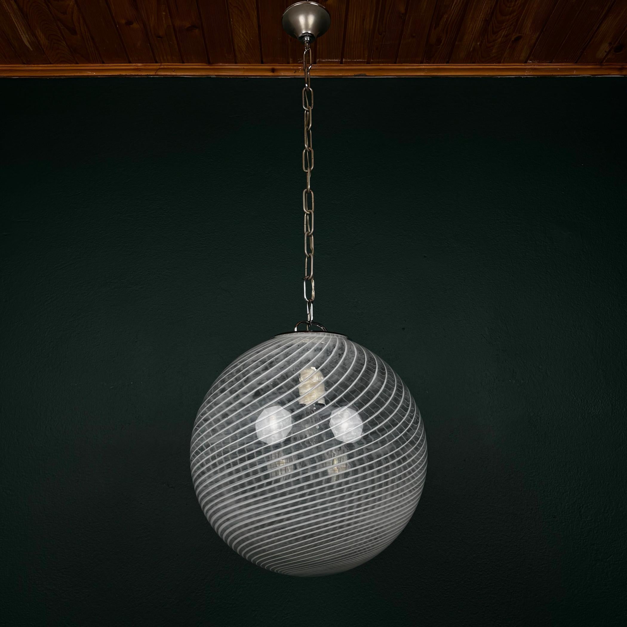 Vintage swirl murano pendant lamp, Italy 1970s For Sale 4