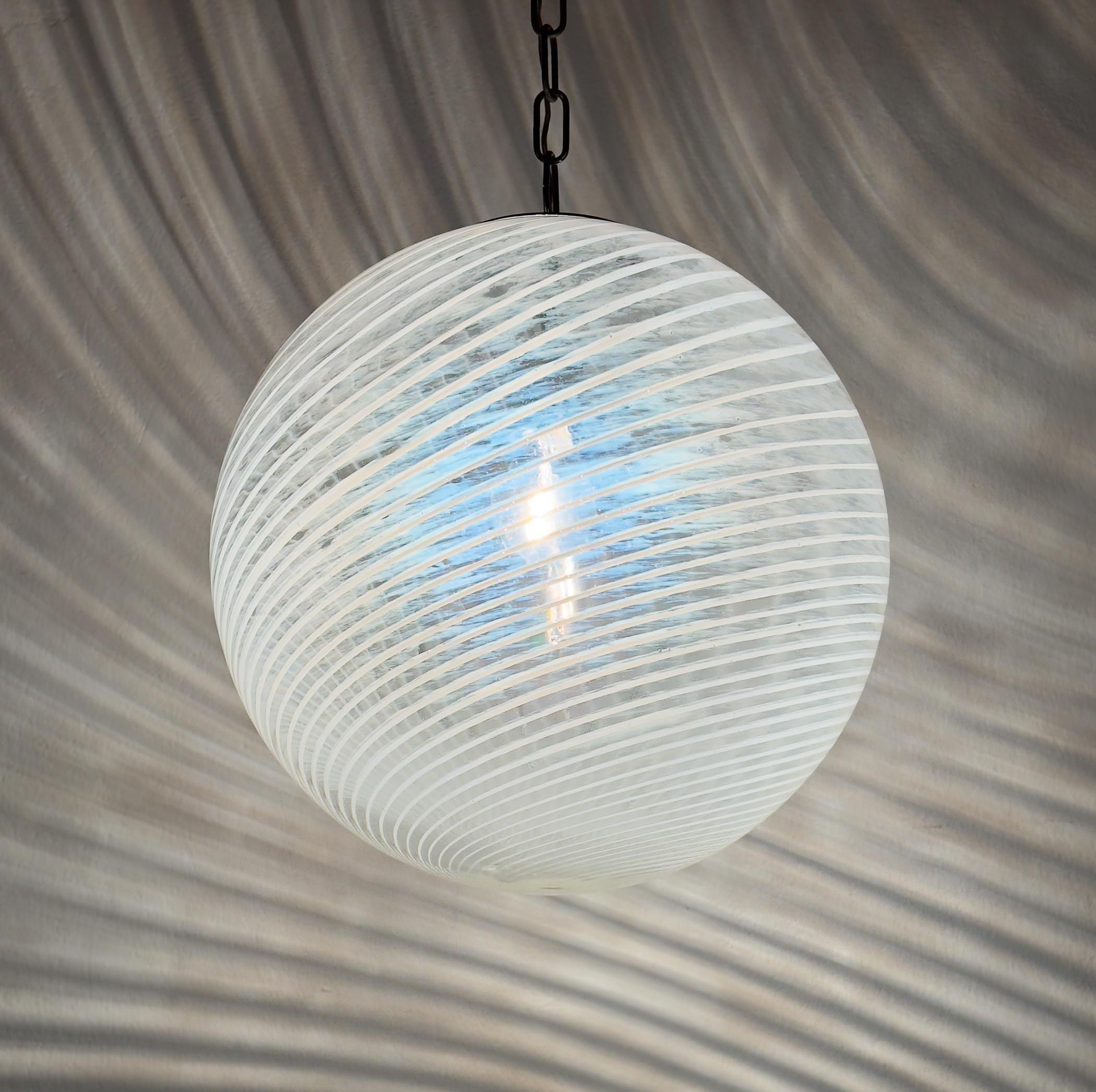 Mid-Century Modern Vintage swirl murano pendant lamp, Italy 1970s For Sale