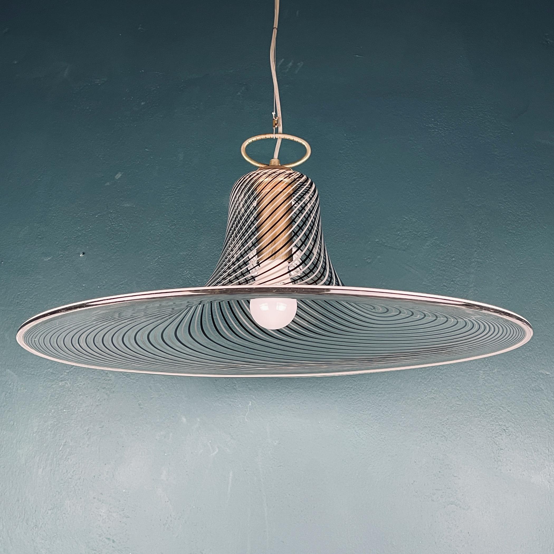 Lampe à suspension vintage en forme de tourbillon de Murano, Italie, années 1970 en vente 2