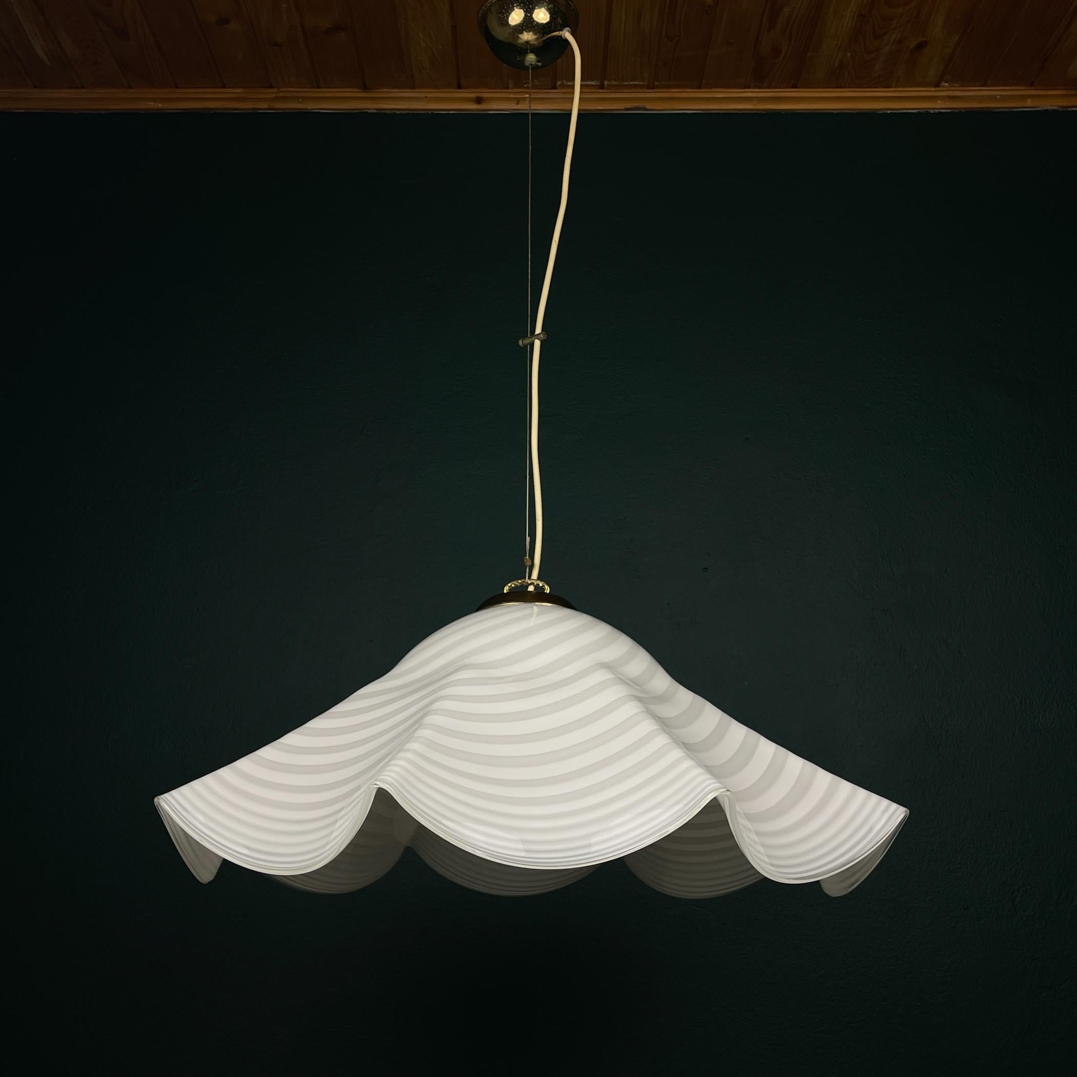 Vintage swirl white Murano glass pendant lamp, Italy 1970s For Sale 4