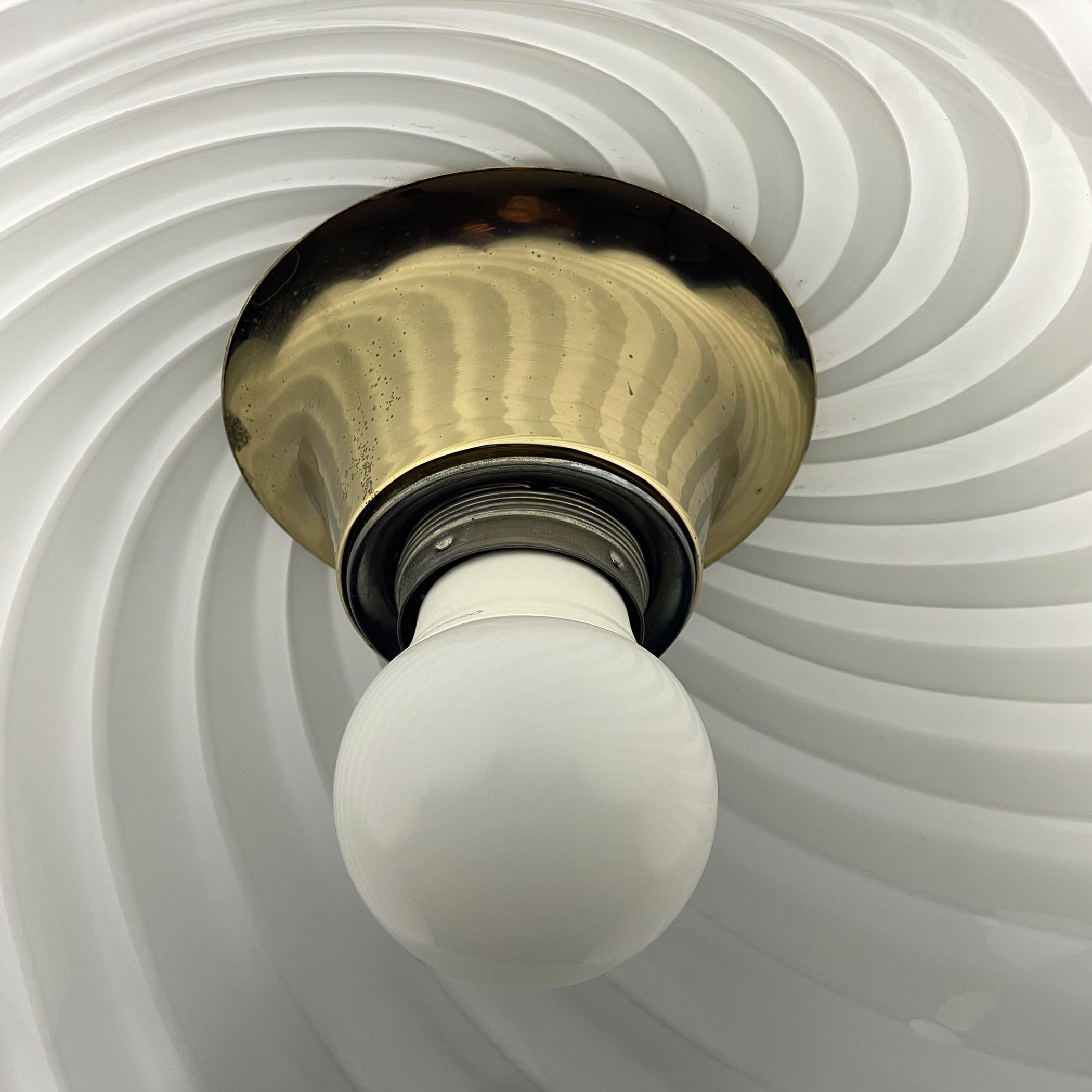 Vintage swirl white Murano glass pendant lamp, Italy 1970s For Sale 6