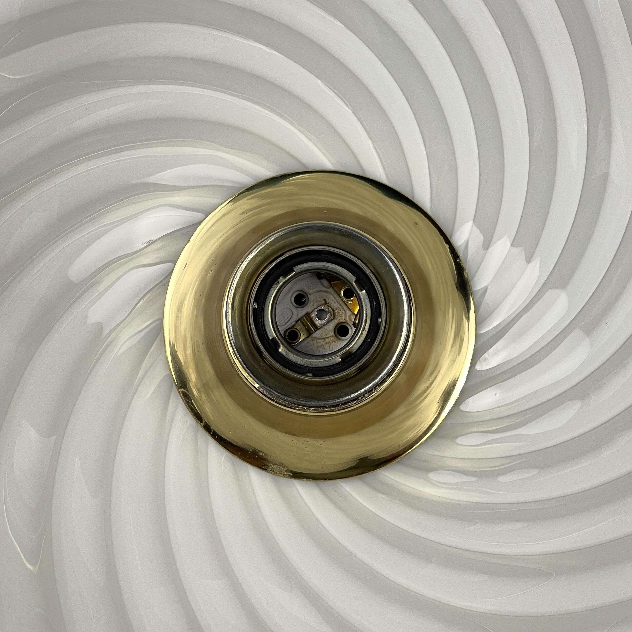 Vintage swirl white Murano glass pendant lamp, Italy 1970s For Sale 7