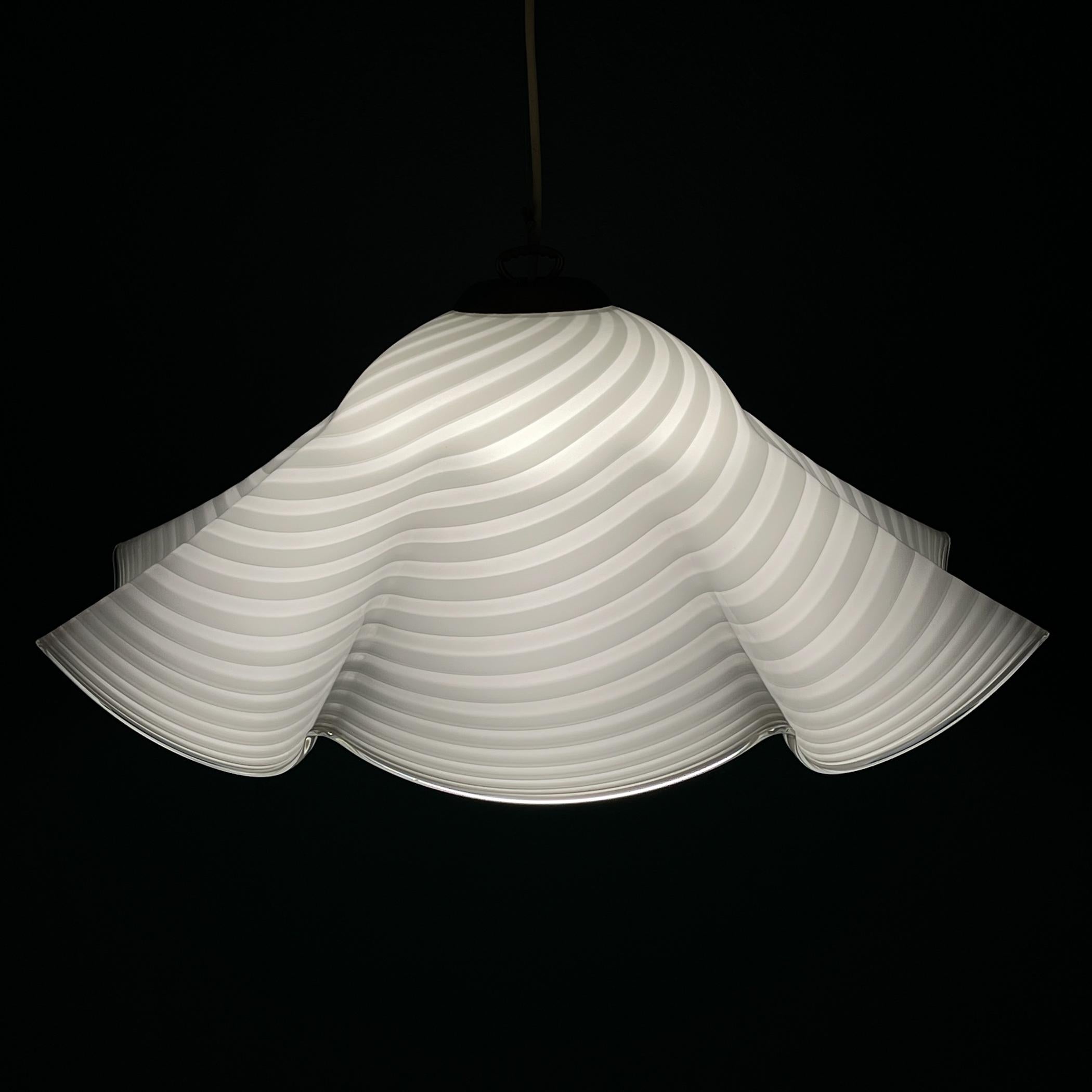 Mid-Century Modern Vintage swirl white Murano glass pendant lamp, Italy 1970s For Sale