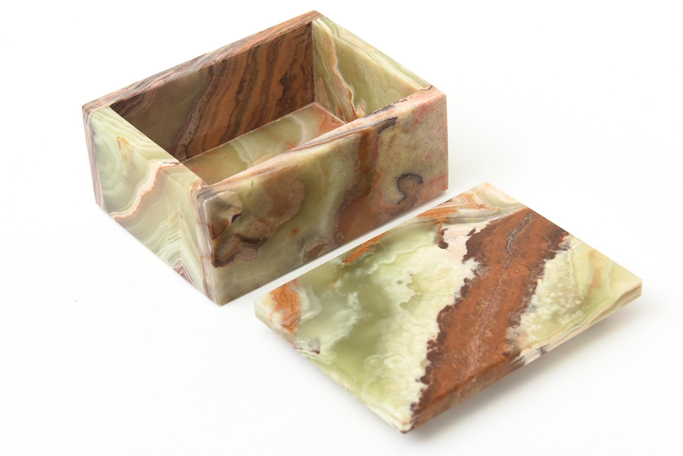 Scatola d'epoca con coperchio in alabastro verde, marrone, arancio ruggine, crema in vendita 1