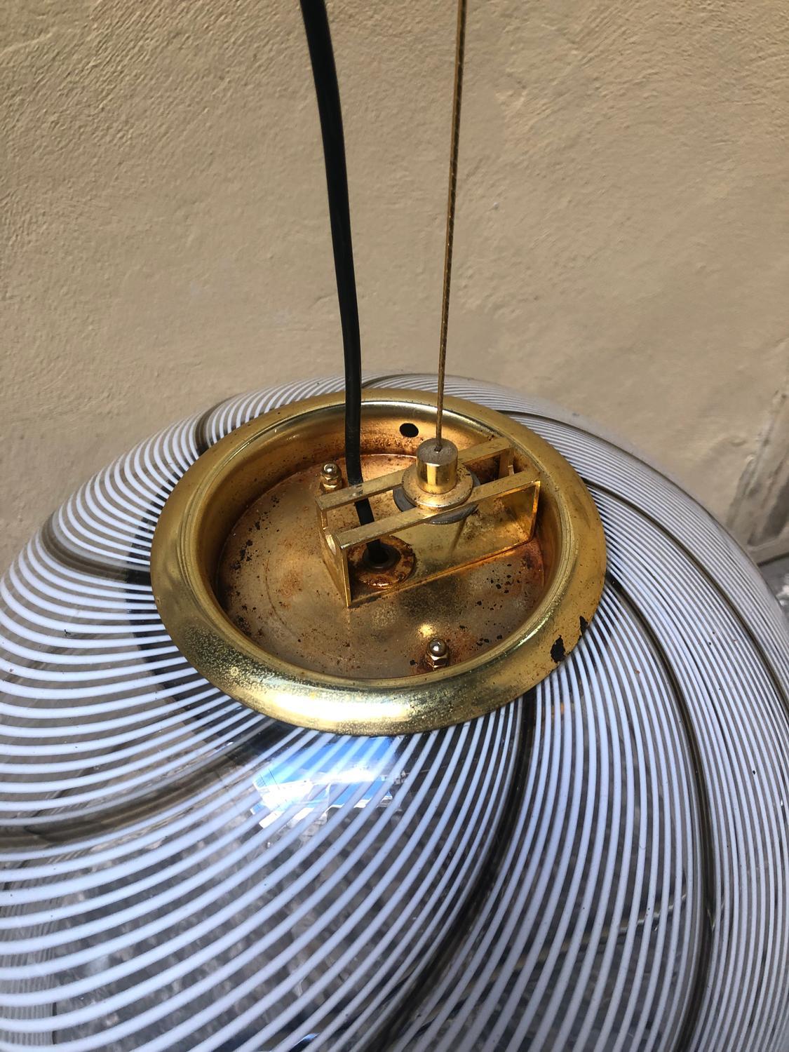 Vintage swirl Murano glass pendant lamp In the style of Venini, circa 1970s. For Sale 3
