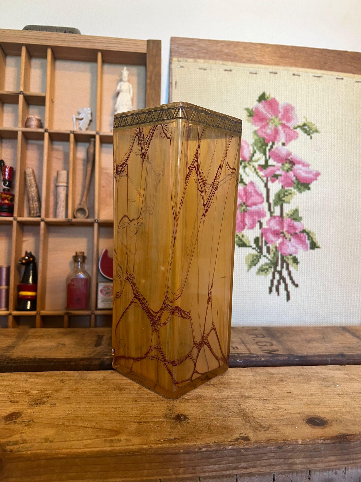  Believed to be resin or glass, neither confirmed. Vintage Condition as pictured. Listing is for described item only 

Dimensions. 3”W ; 3”D ; 8.5”H