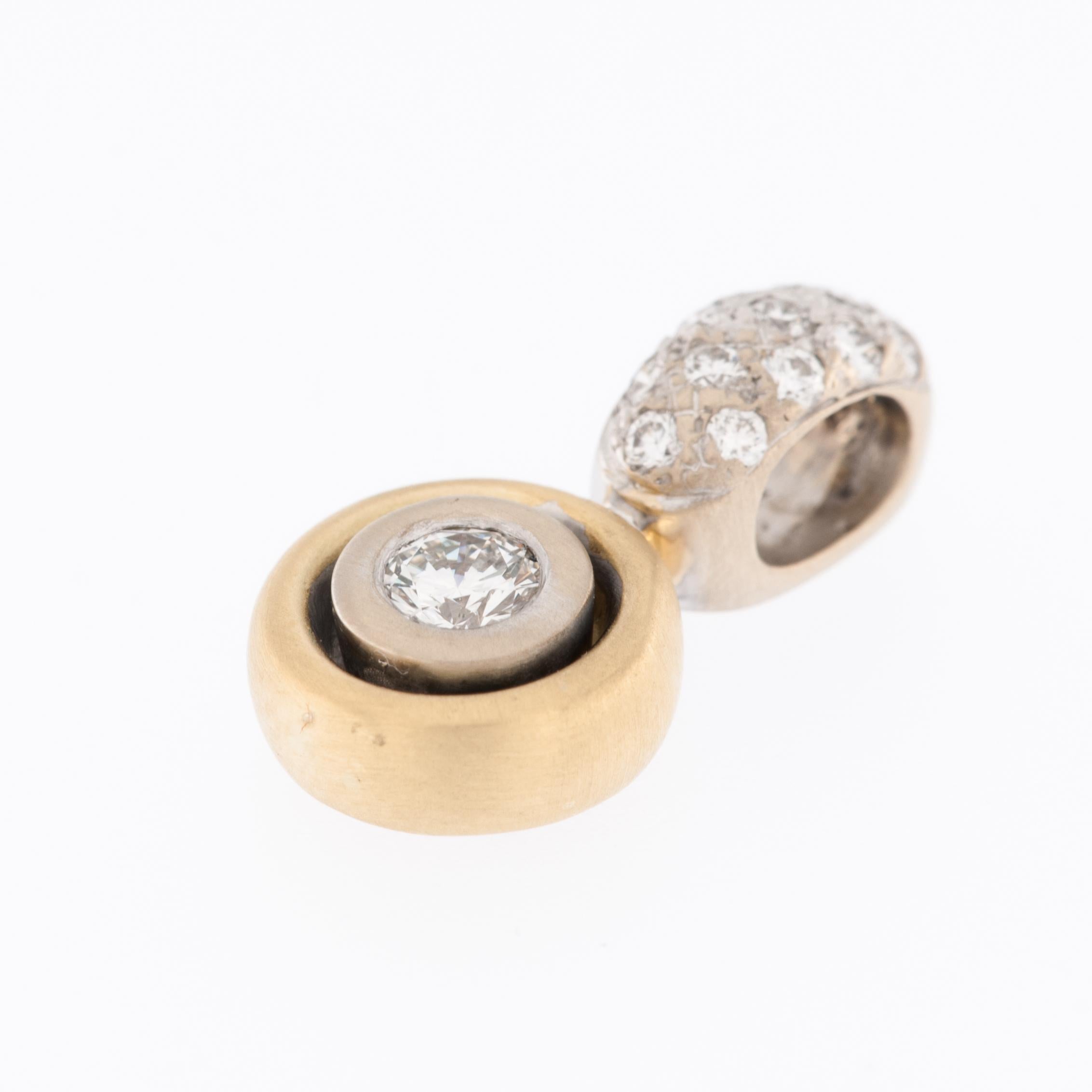Taille brillant Pendentif suisse vintage en or 18 carats avec diamants en vente