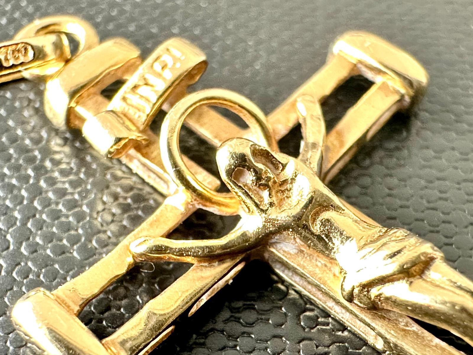 Vintage Swiss 18kt Yellow Gold Crucifix  For Sale 1