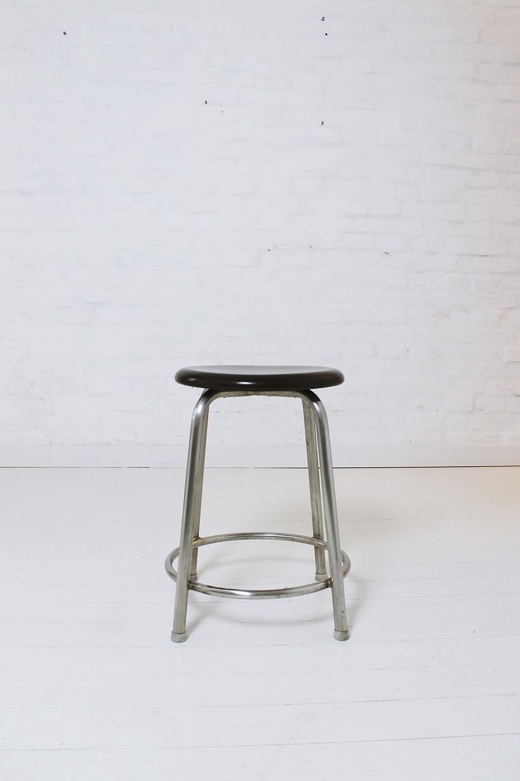 Vintage Swiss Bauhaus stool by Embru, 1930s In Good Condition For Sale In Debrecen-Pallag, HU